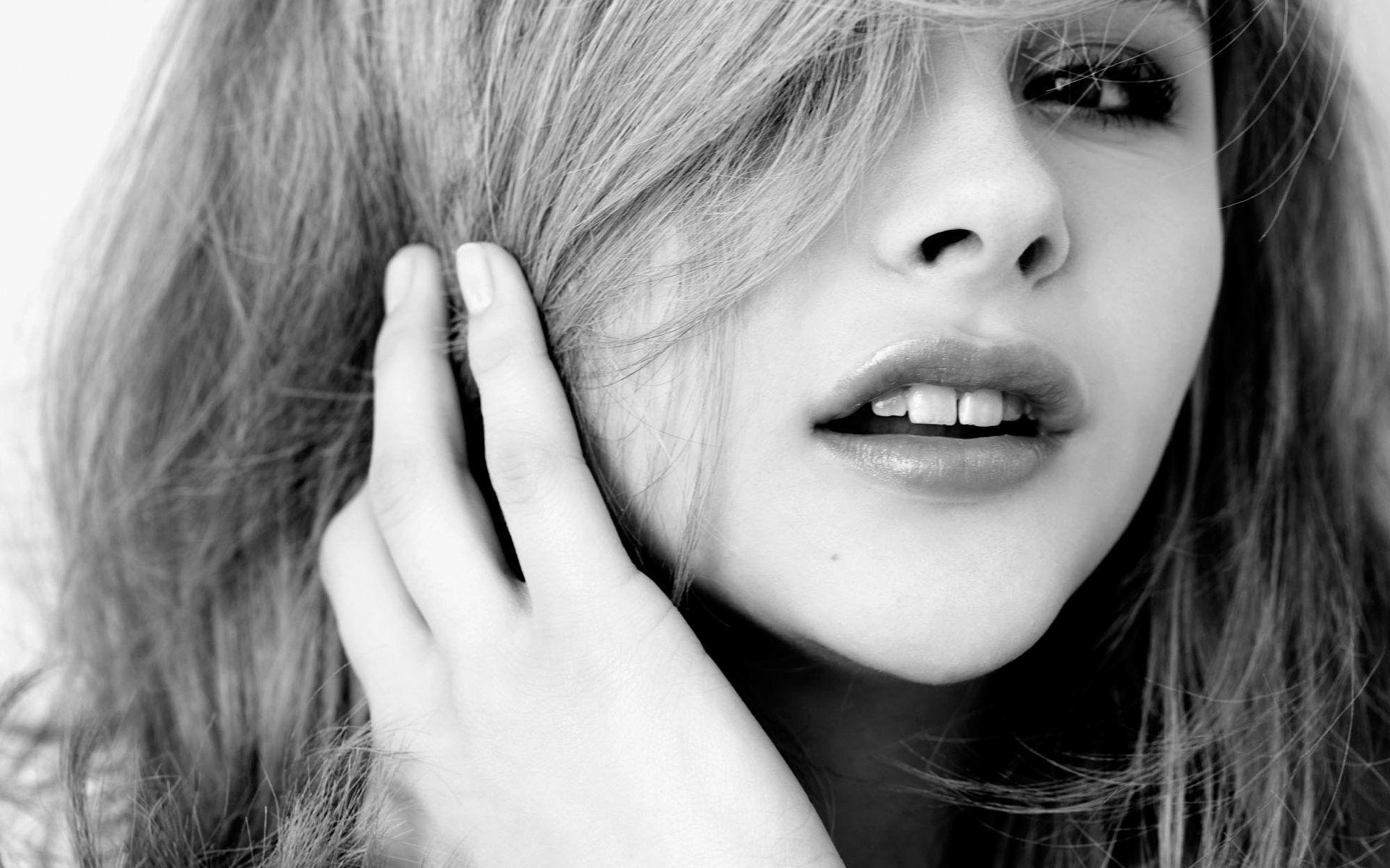 Chloe Grace Moretz HD Wallpaper for desktop download