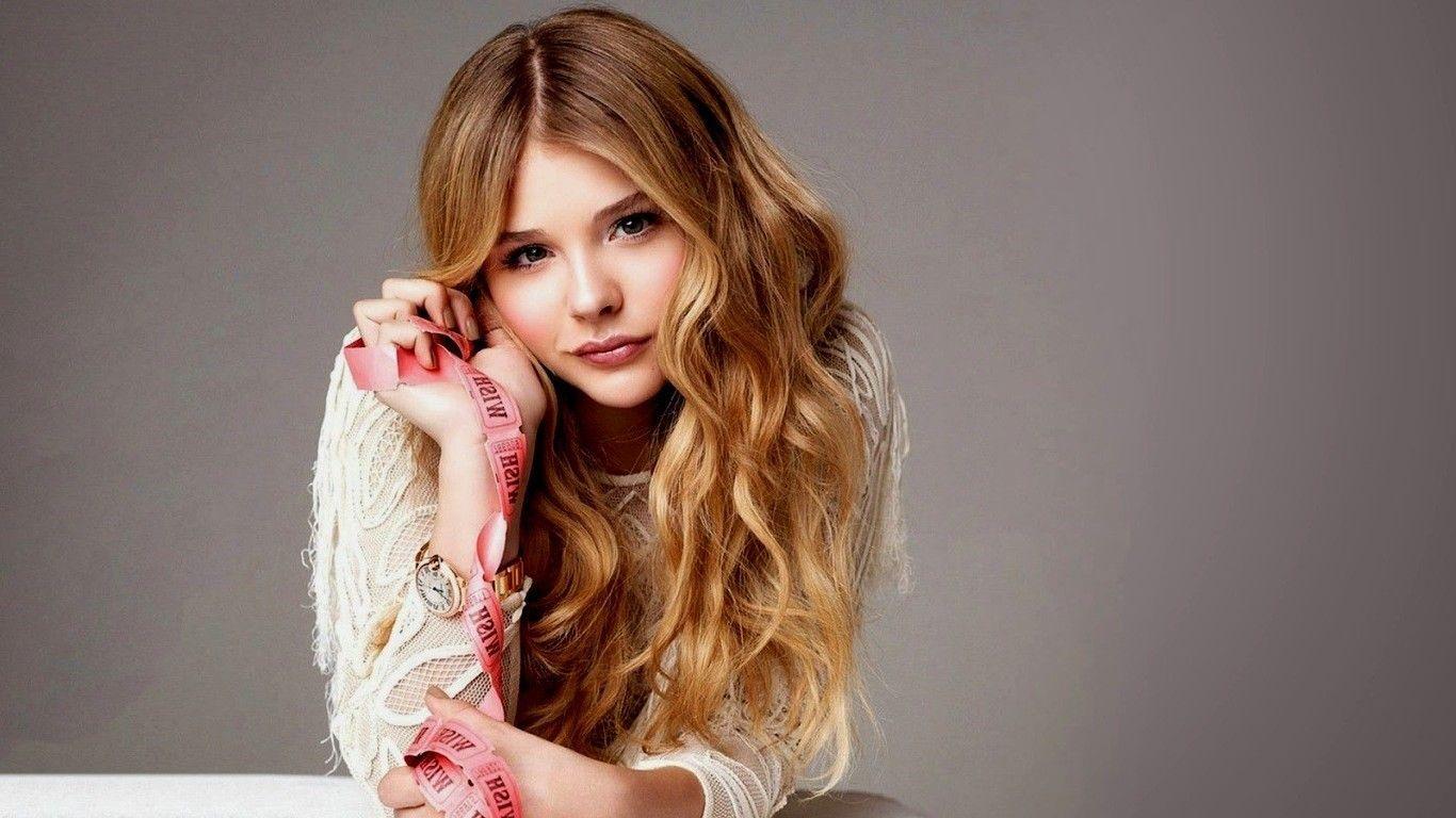 Chloë Grace Moretz Wallpaper HD / Desktop and Mobile Background
