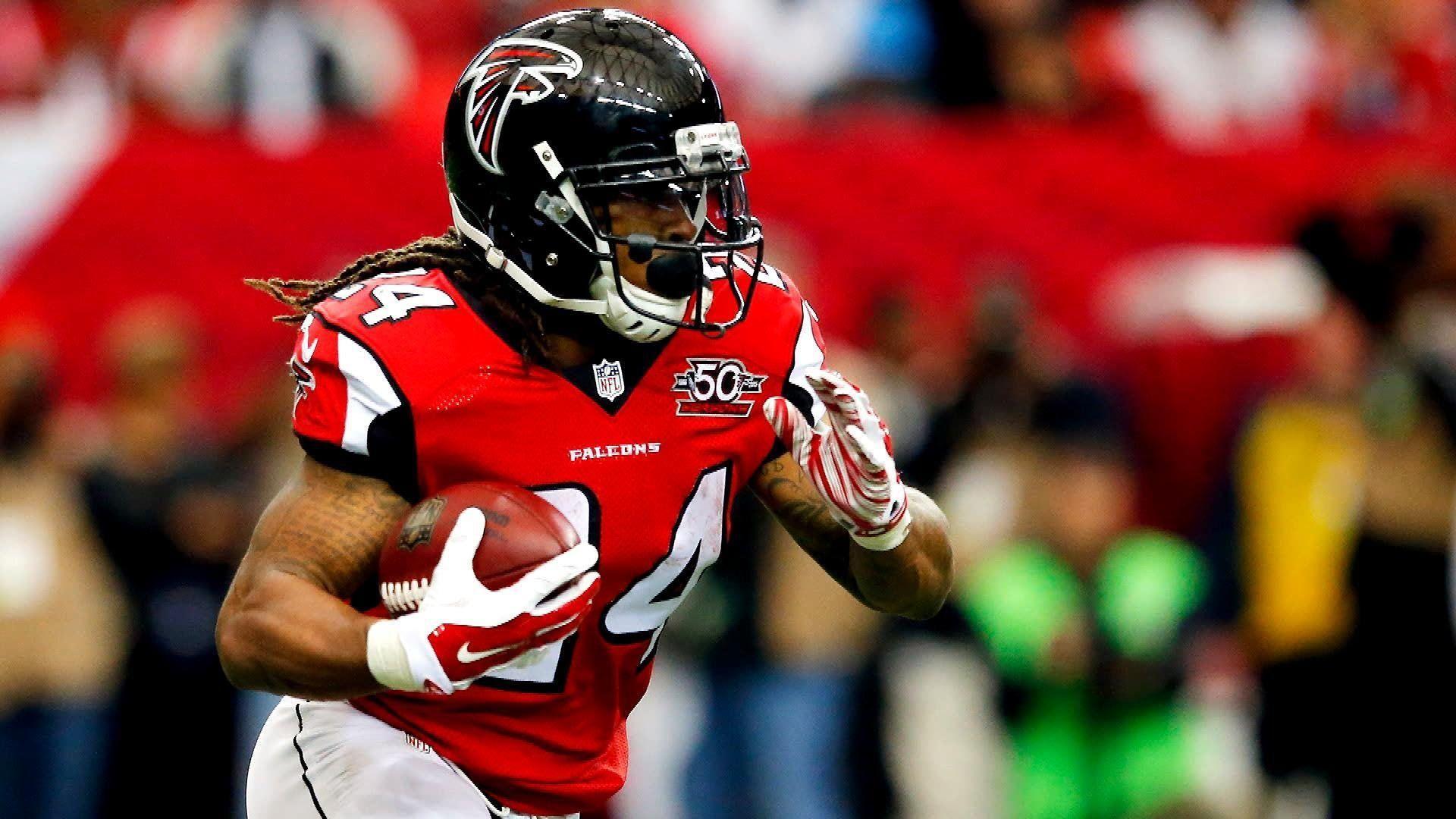 How much should Falcons give to Devonta Freeman?