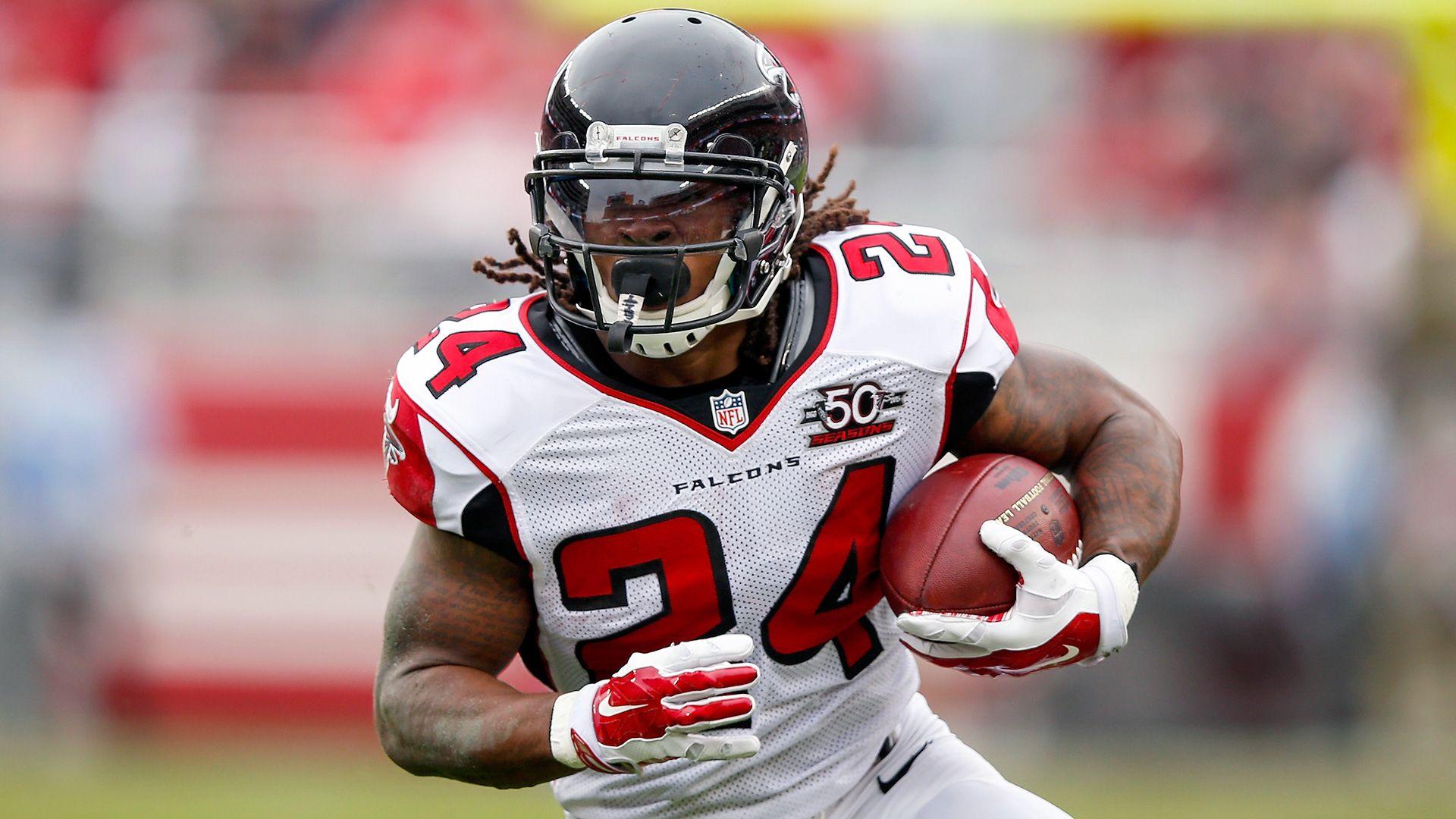 Youngsters rush to top of NFL running back rankings