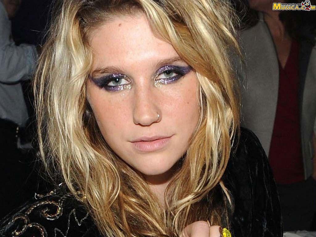 1st name: all on people named Kesha: songs, books, gift ideas