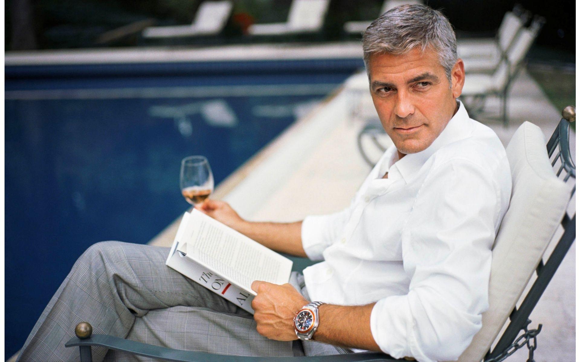 George Clooney Drinking Whisky Wallpaper