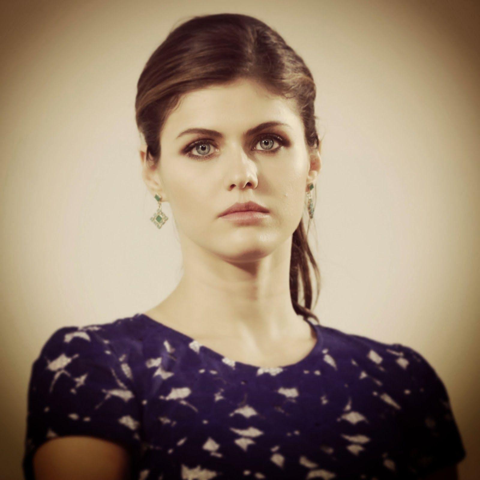 Alexandra Daddario HD Wallpaper Wallpaper Blog