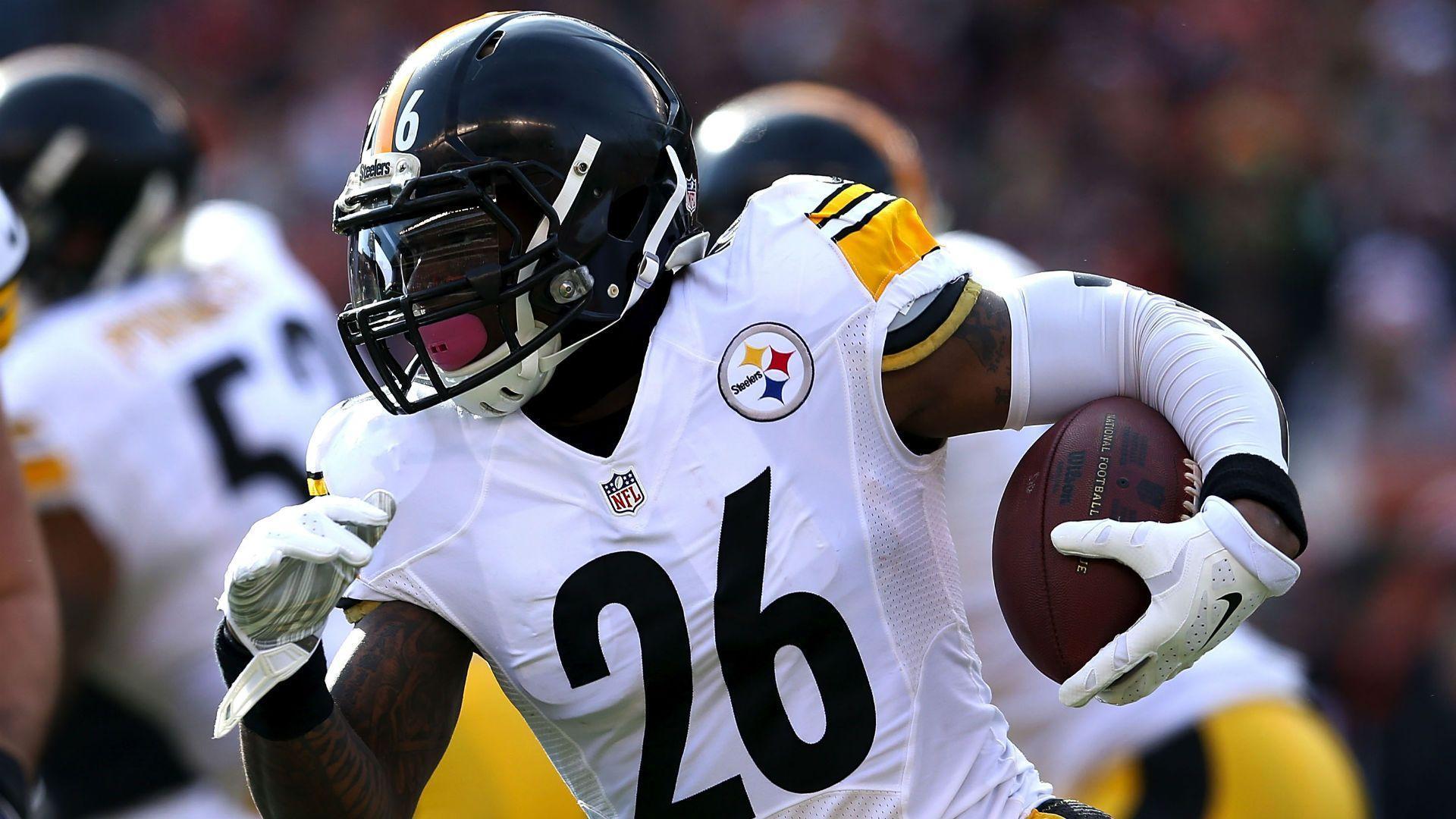 Le'Veon Bell tweets he'll 'never' leave Steelers