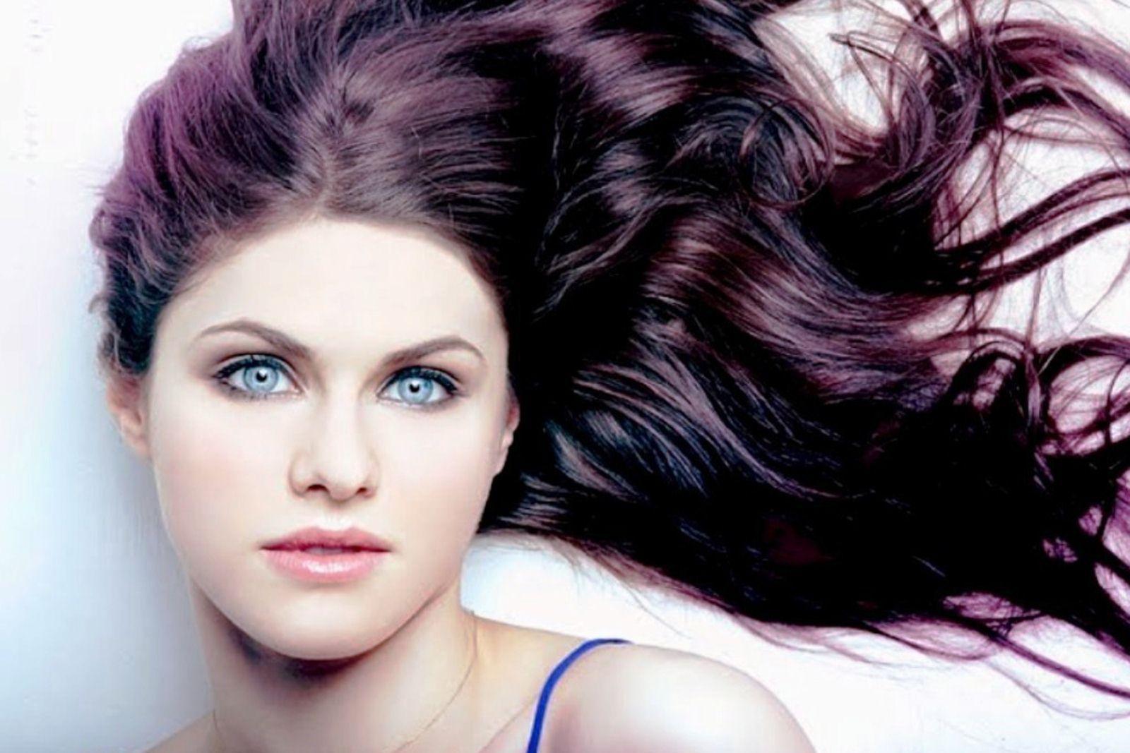 Alexandra Daddario HD Desktop Wallpaper