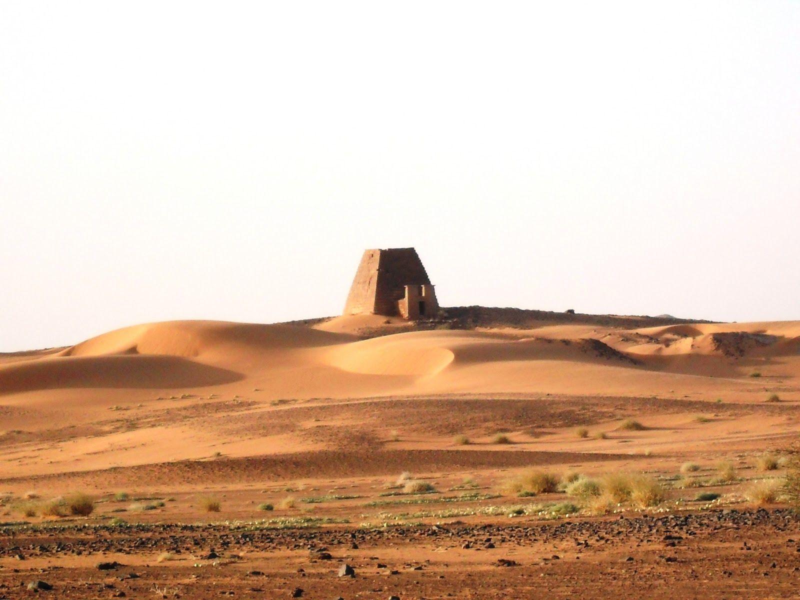 Alien in Sudan: Bajrawia, Meroe, Northern Sudan