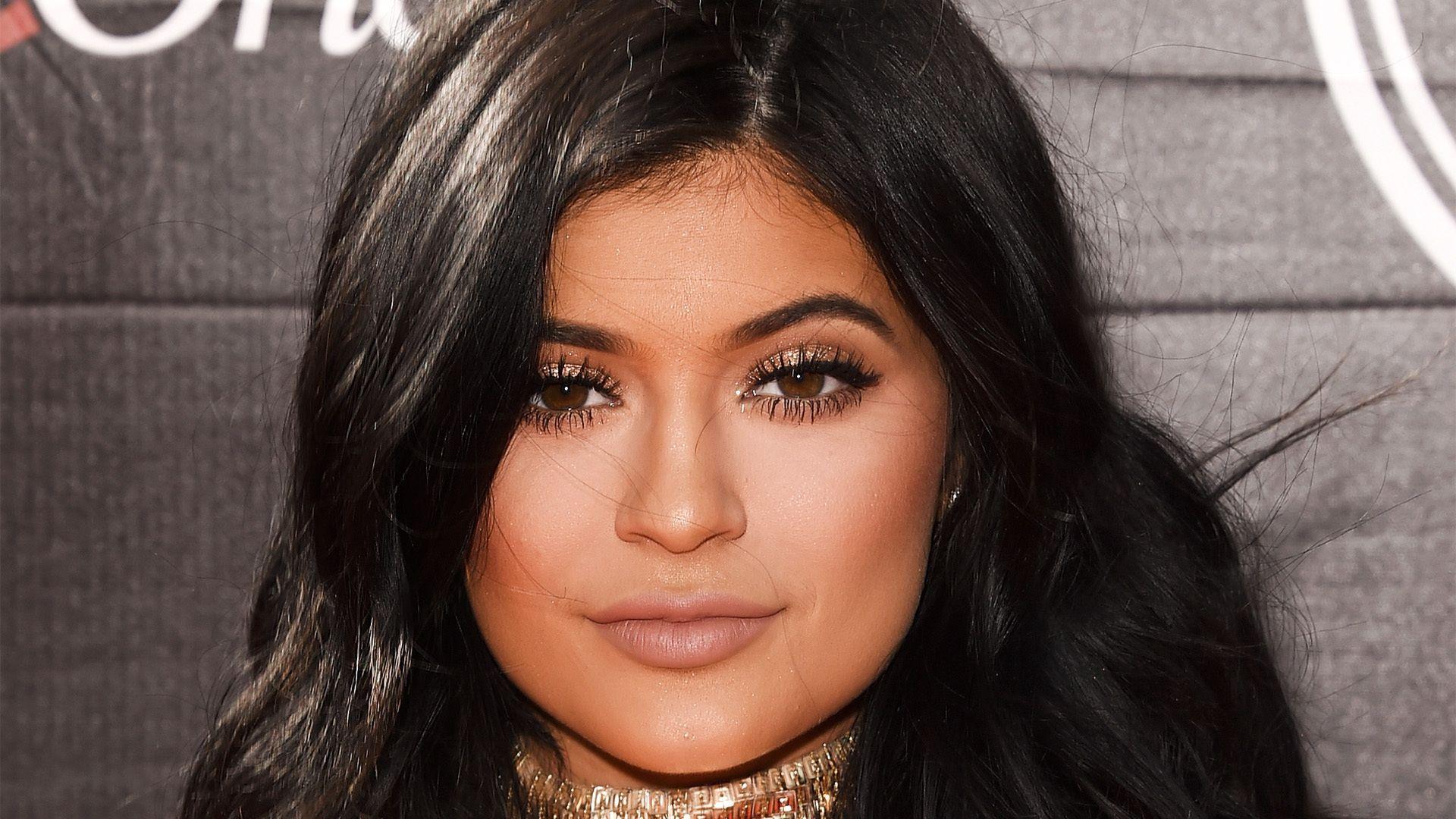 Kylie Jenner Wallpaper Image Photo Picture Background