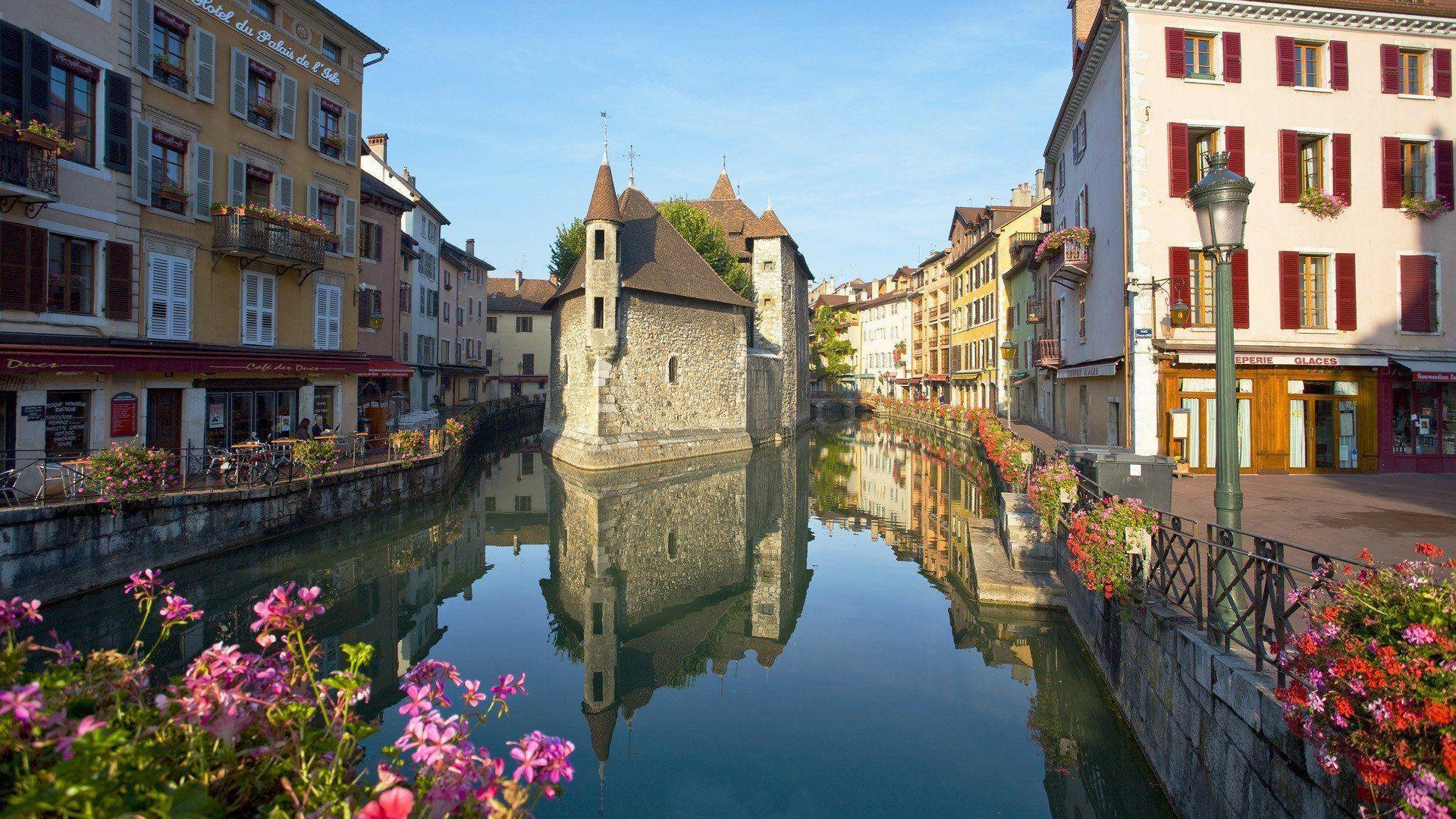 Old France towns Annecy wallpaperx1080