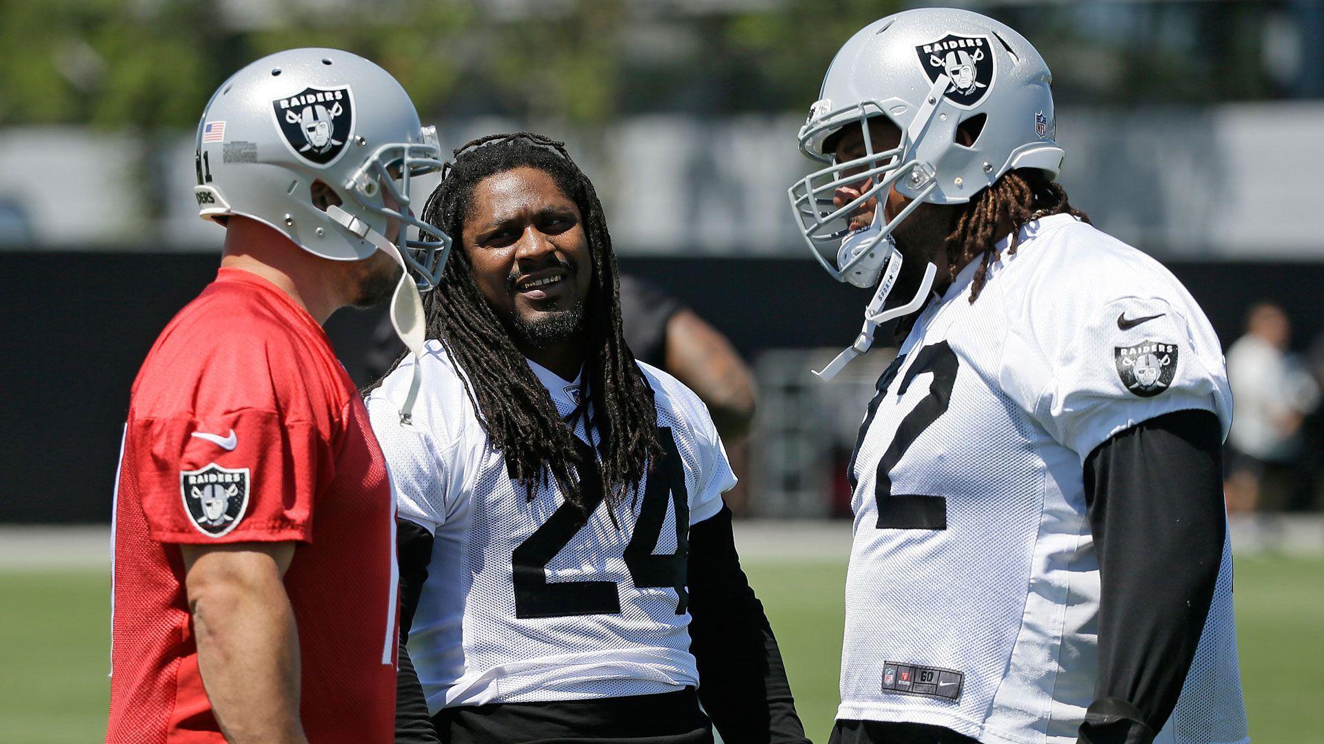 Lynch 'soaking up the system, ' easing into Raiders OTA practices