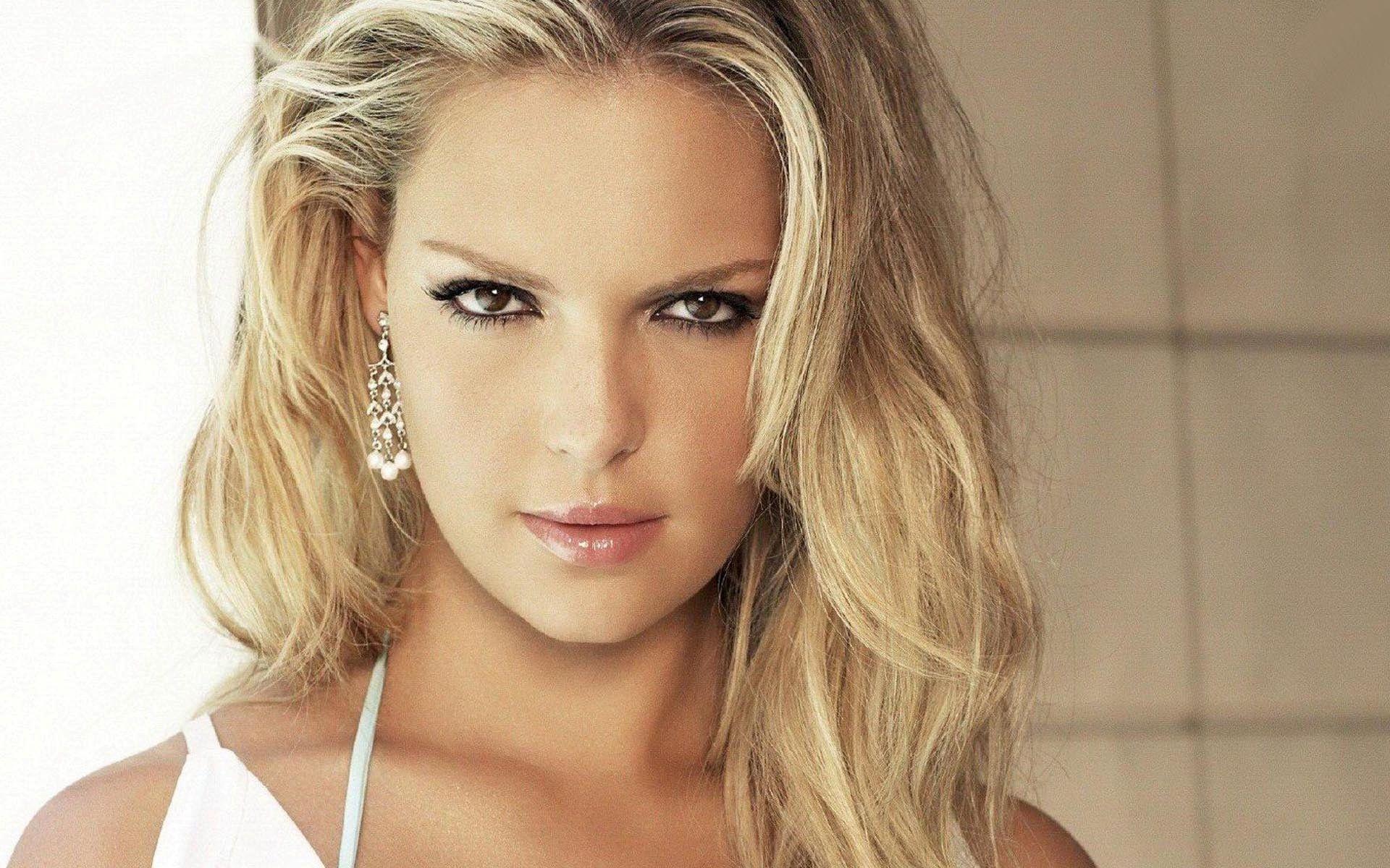 Katherine Heigl HD Photo. Movie Celebrity Actress Wallpaper