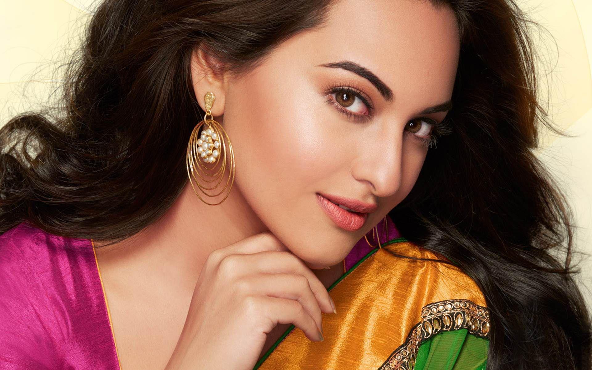 Sonakshi Sinha Wallpaper High Resolution and Quality Download