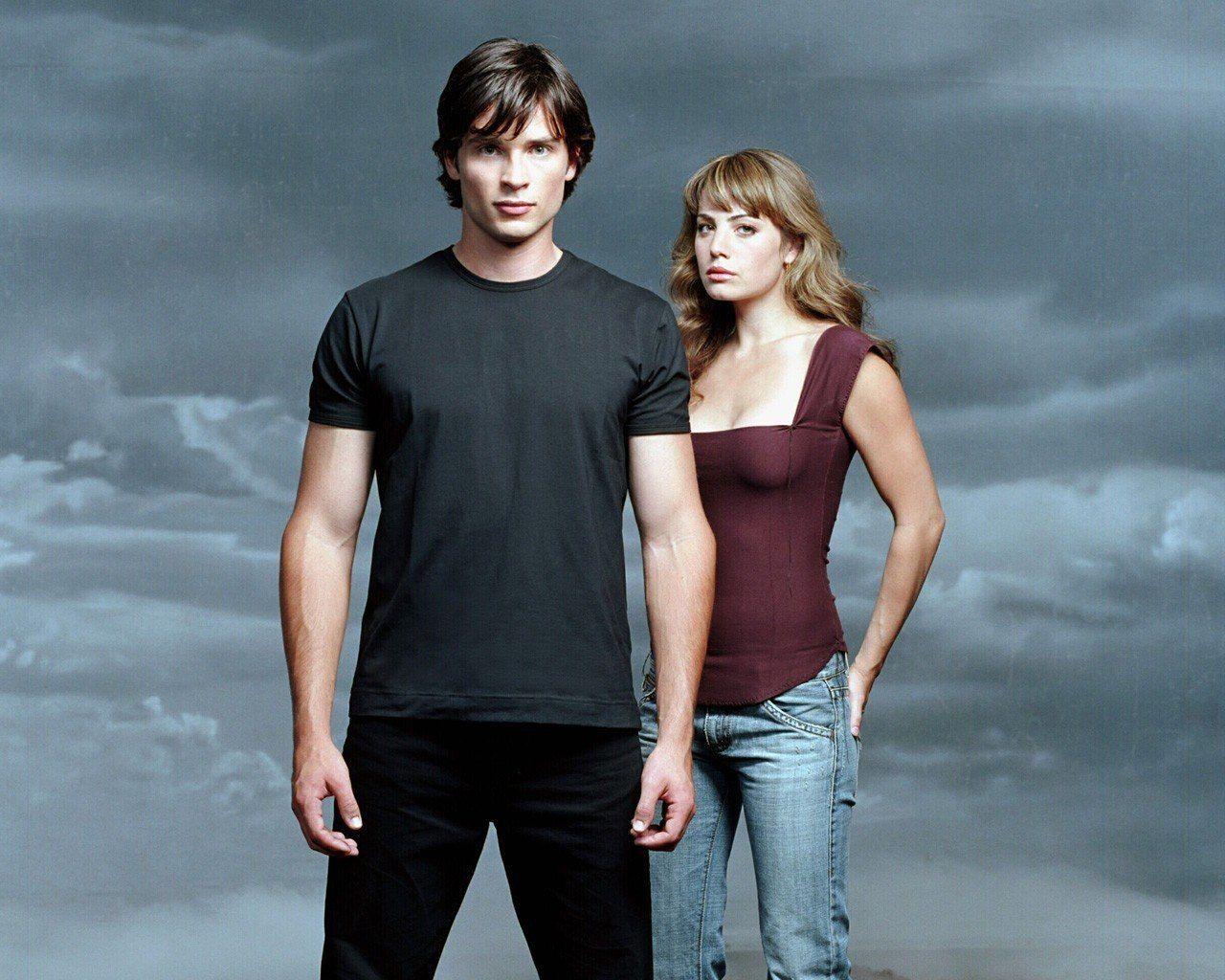 Actors Clark Kent and Erica durance wallpaper and image