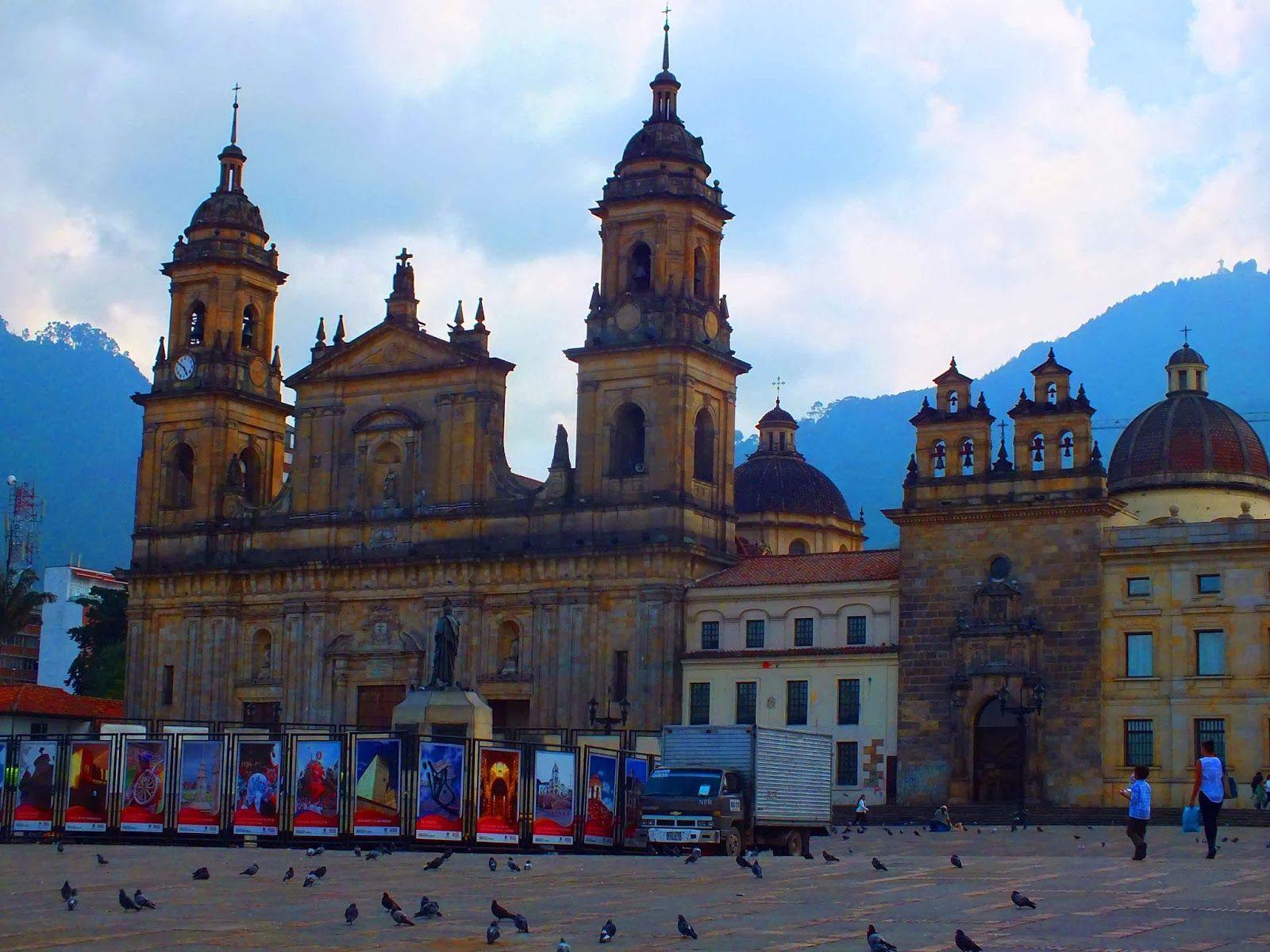 Catedral Primada Bogota Wallpaper