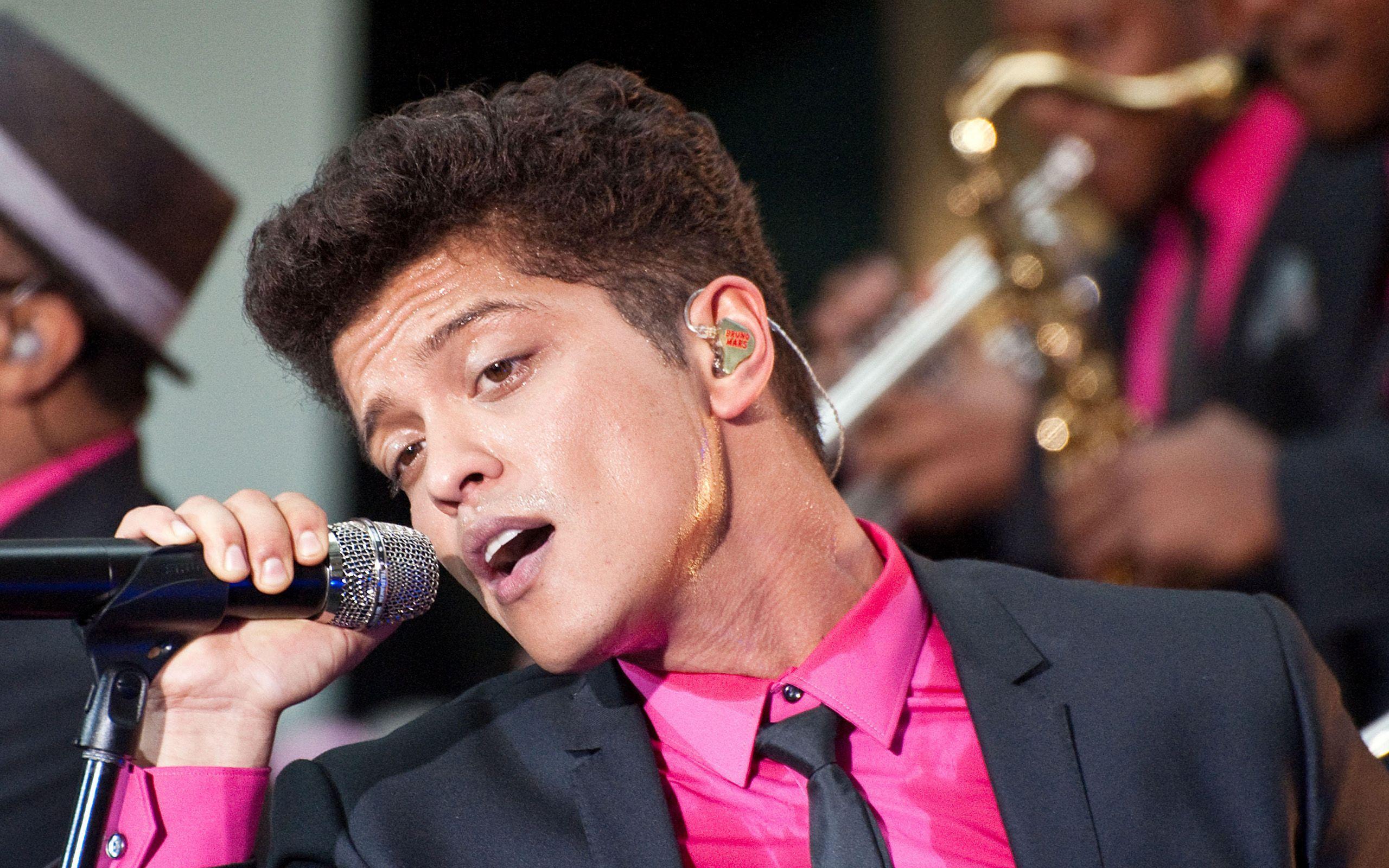 Bruno Mars Background Download Free