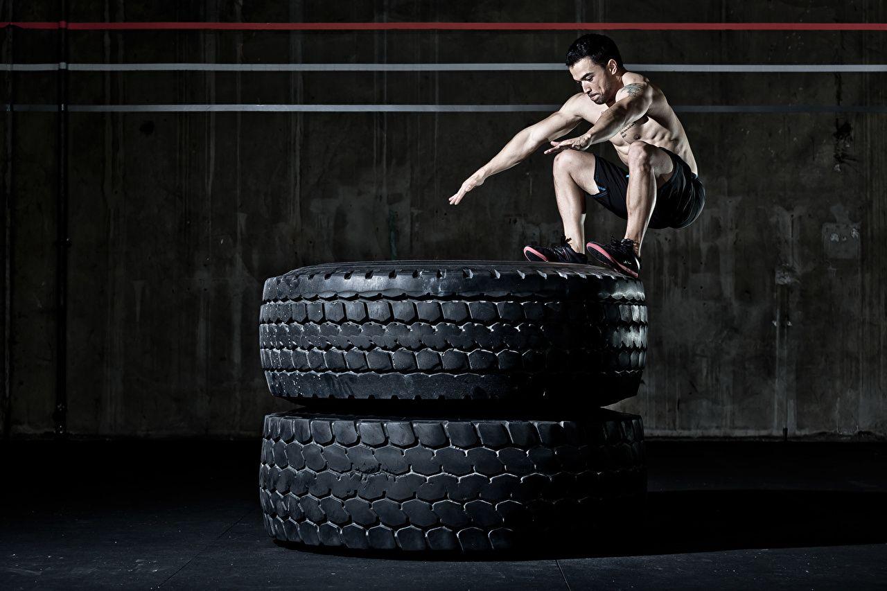 Wallpaper Man crossfit workout Tire