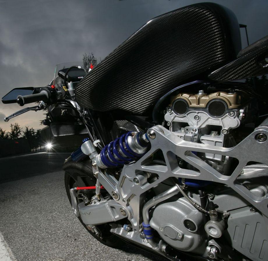 Photos of Vyrus 987 C3 V4 vs X132 Hellcat motorcycles