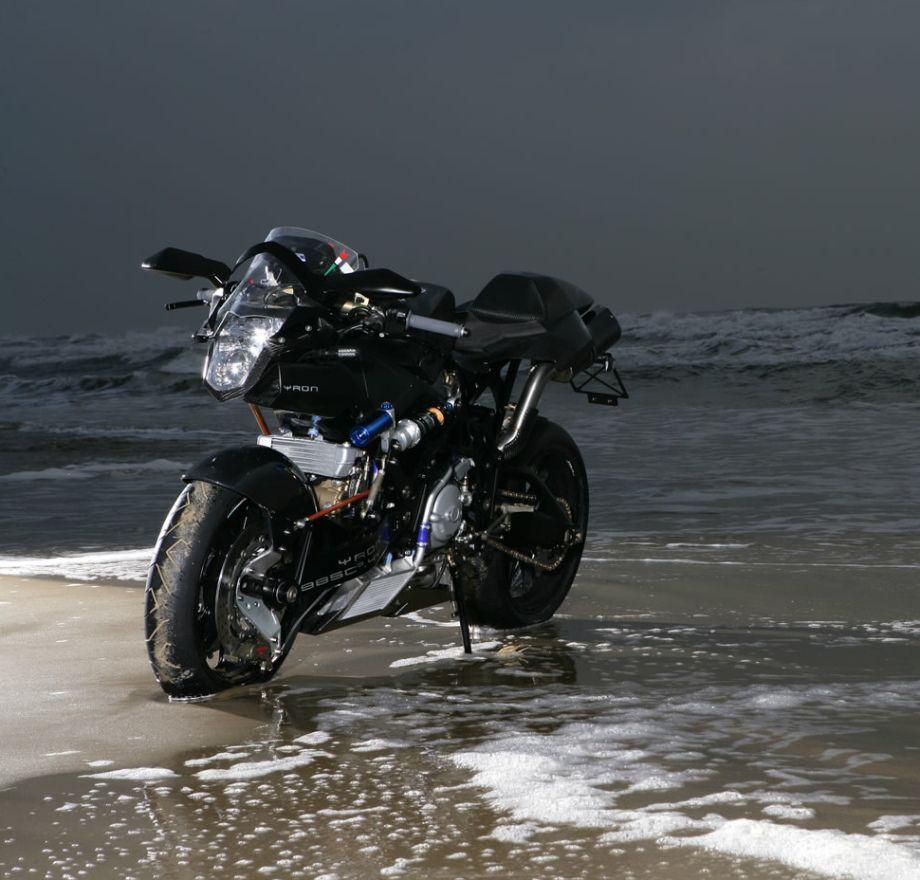 Photos of Vyrus 987 C3 V4 vs X132 Hellcat motorcycles