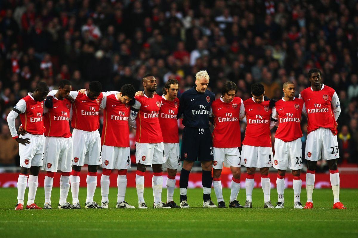 Arsenal Players Show Respect. Gunners Arsenal FC