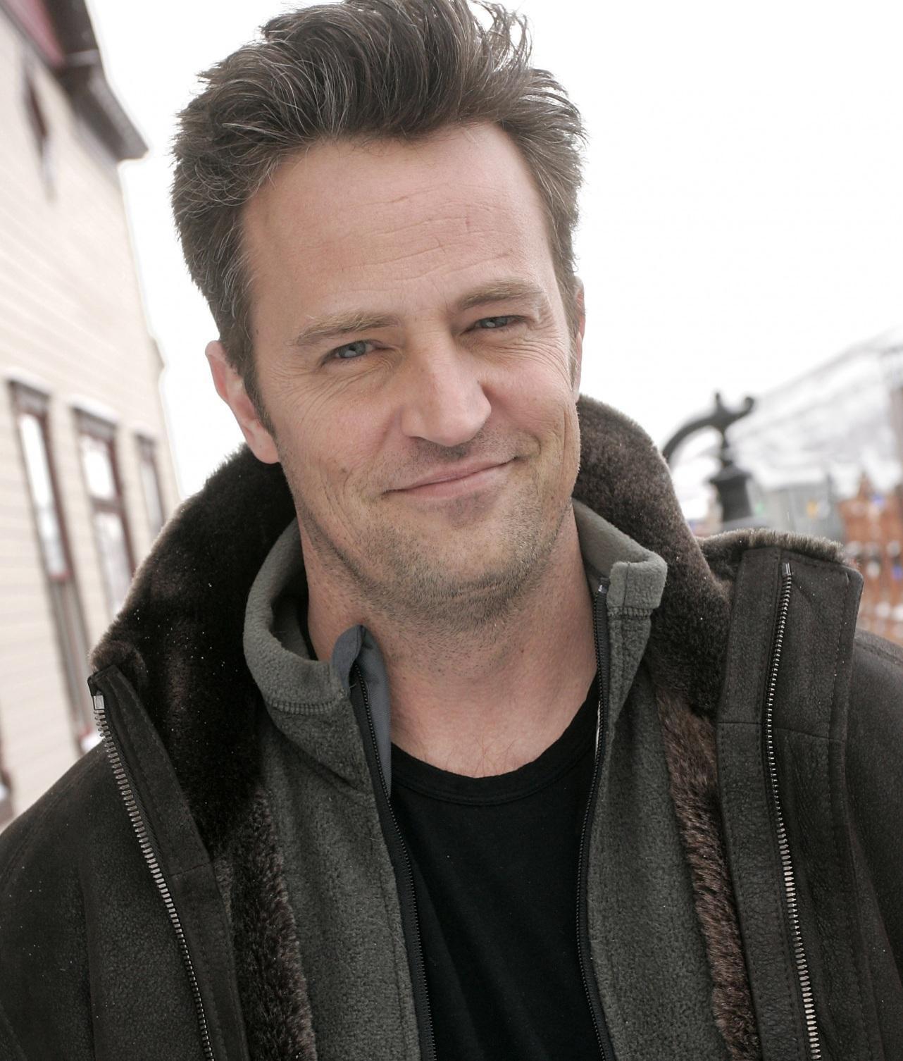 Awesome Matthew Perry HD Wallpaper Free Download