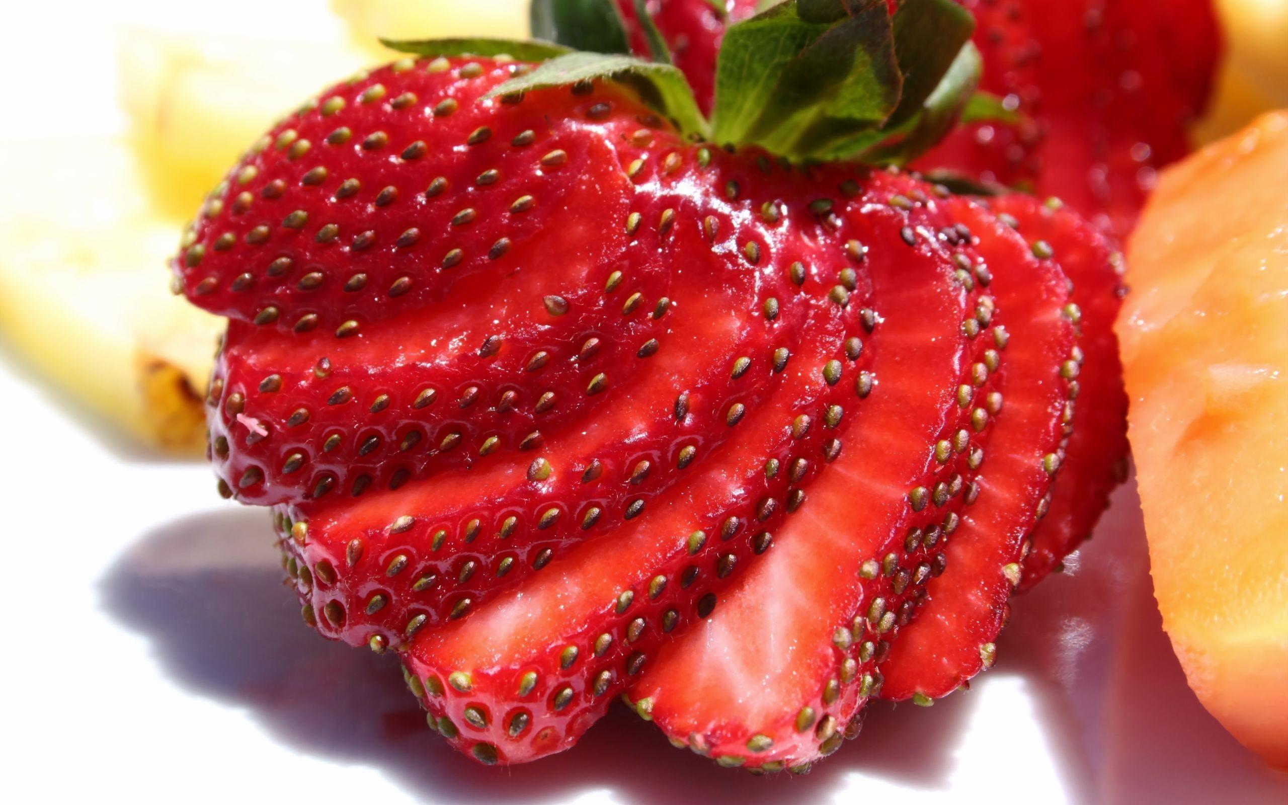 Cute Strawberries Wallpaper