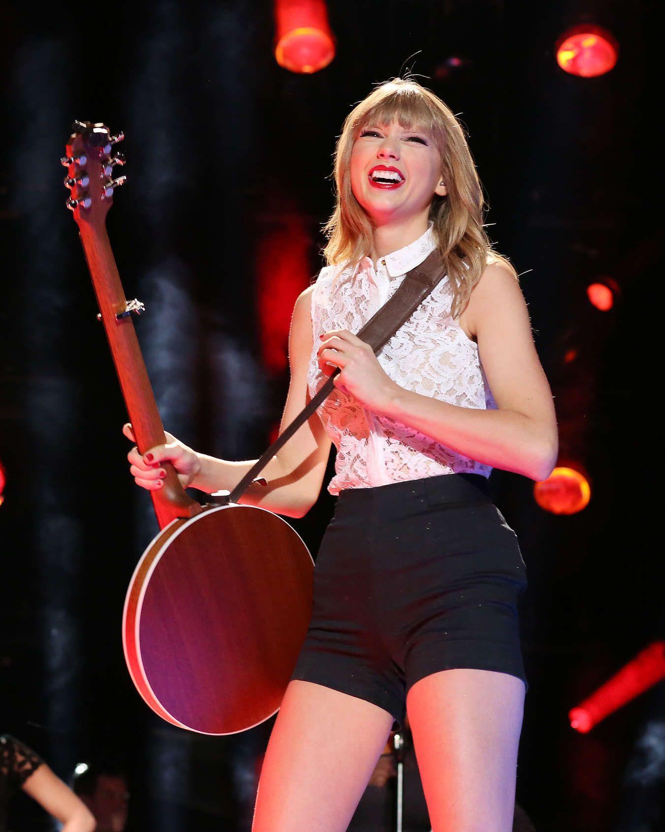 Taylor Swift at 2013 CMA Music Festival Day 1 -43