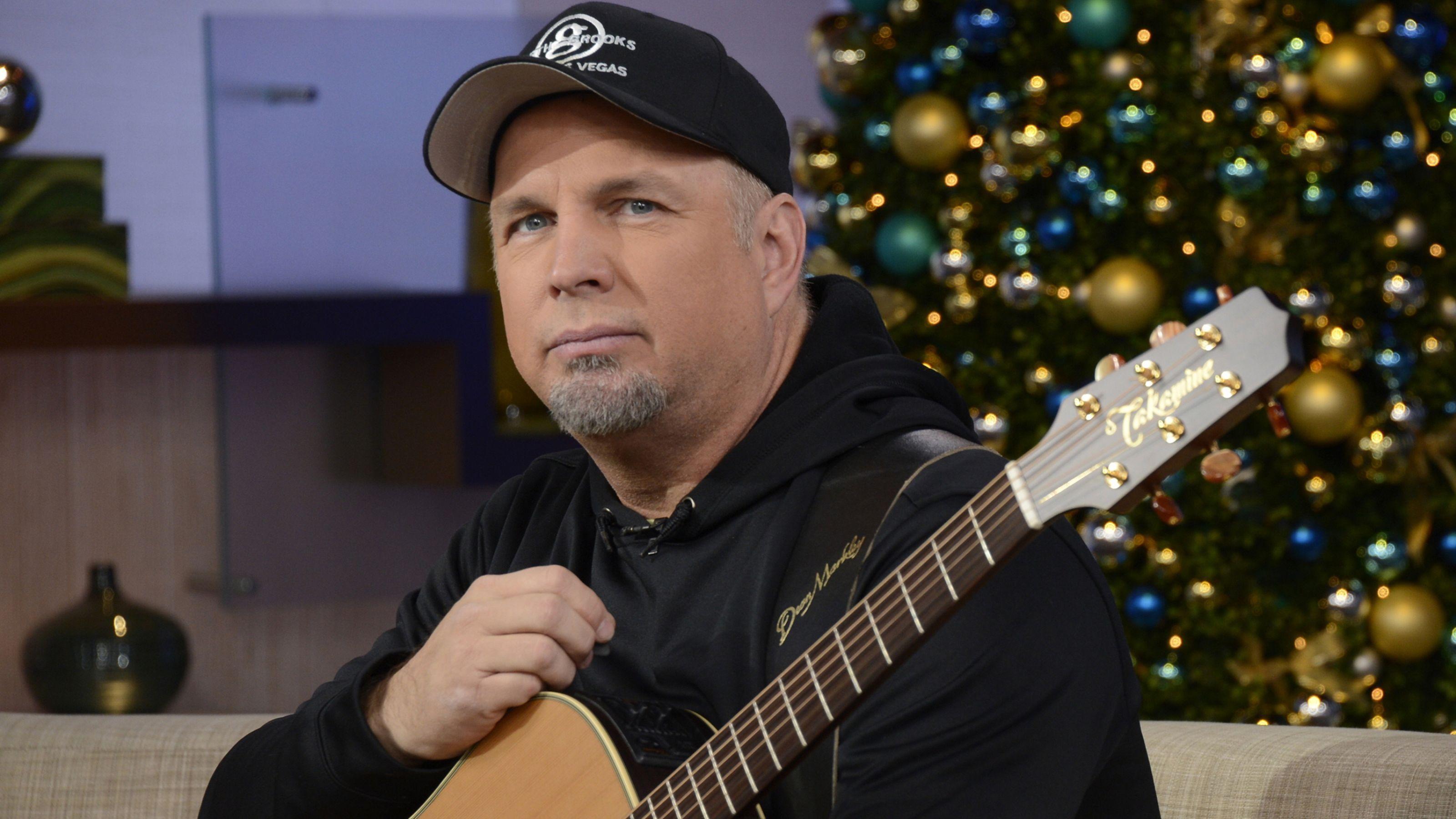 Garth Brooks Tour HD Wallpaper