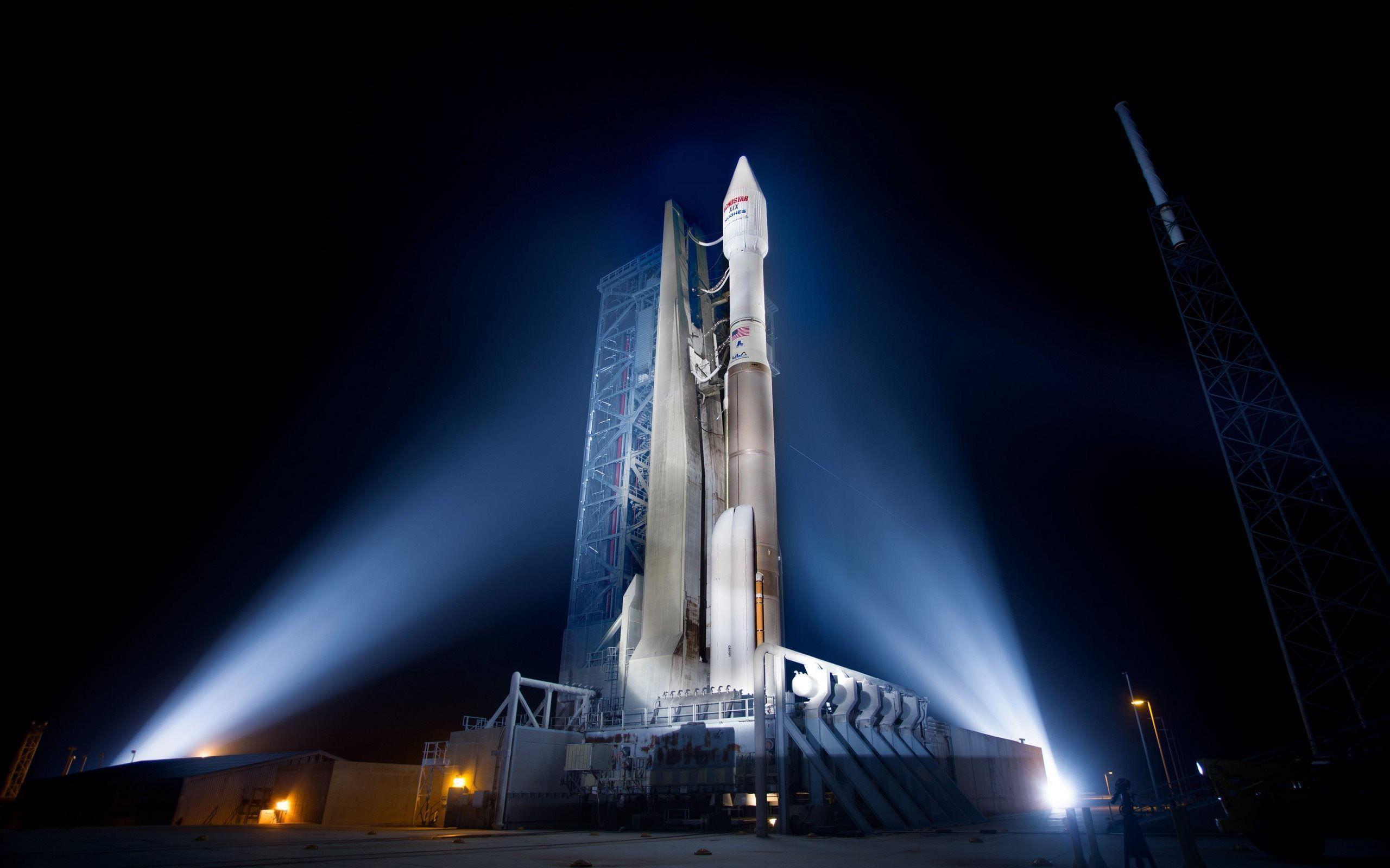 Download wallpaper carrier rocket, Atlas V Launch vehicle