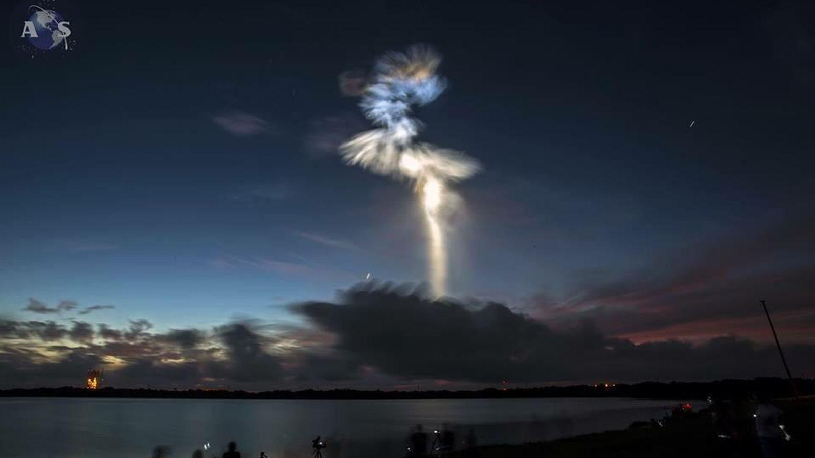 This morning's Atlas V rocket launch made a beautiful multi