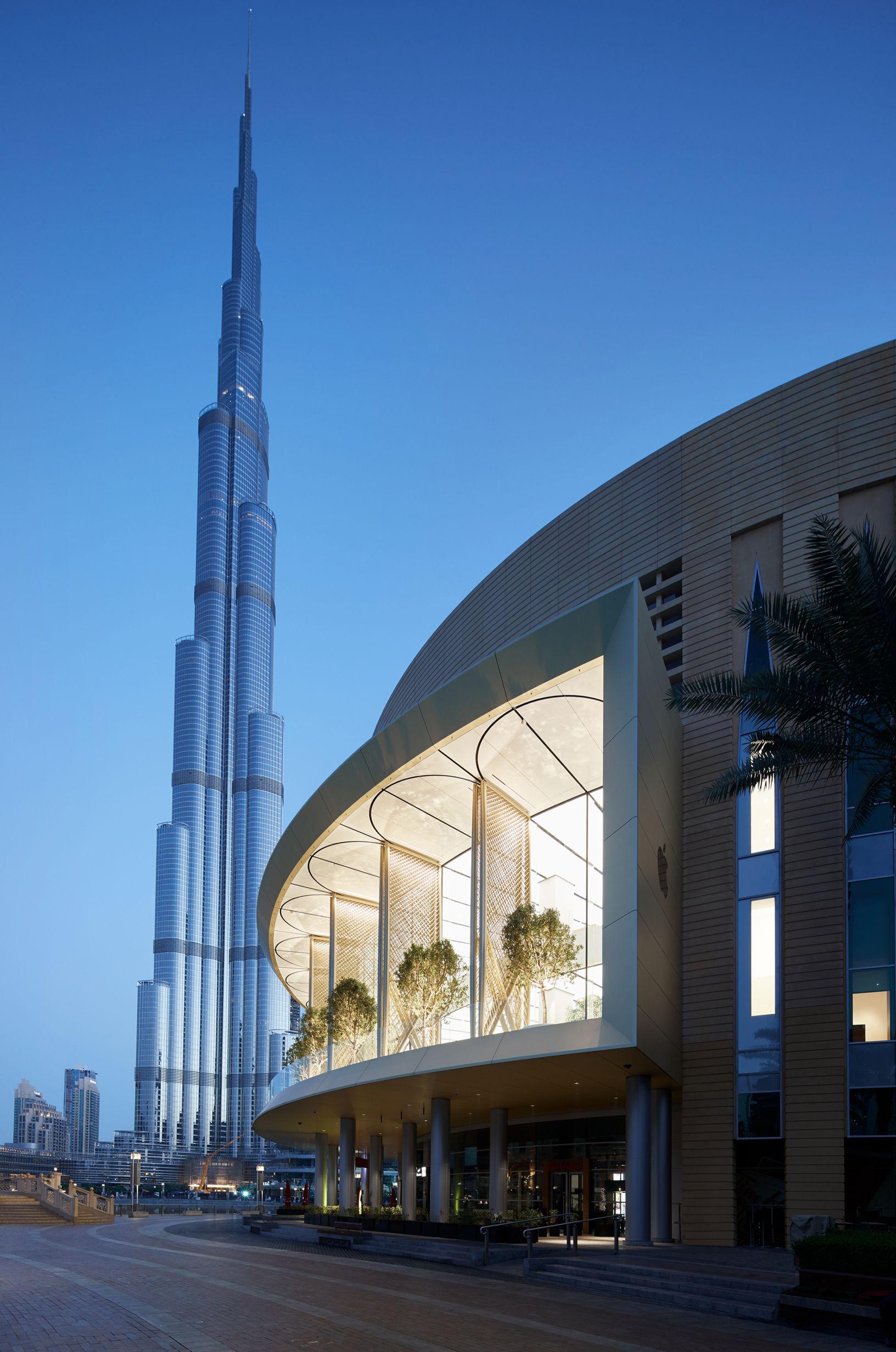 Wallpaper: Apple Store Dubai Mall
