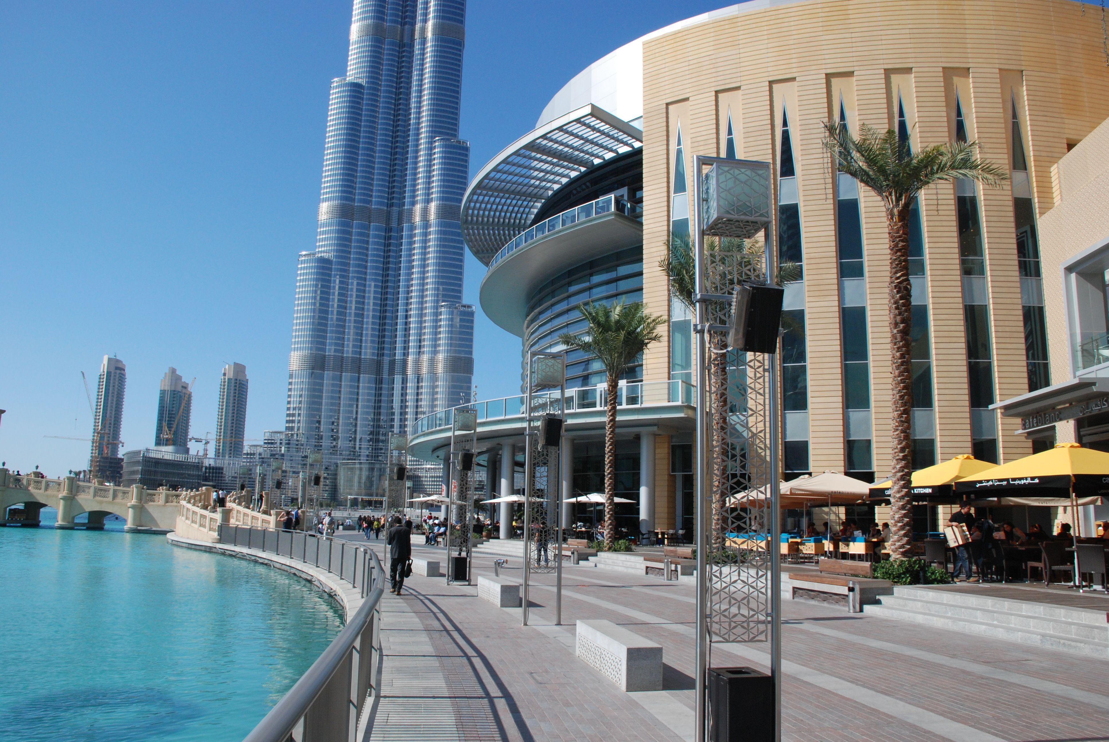 Эмираты здания. Dubai Mall Дубай. Дубай Молл в Дубае. Дубай Молл (Dubai Mall). Торговый центр Дубай Молл.