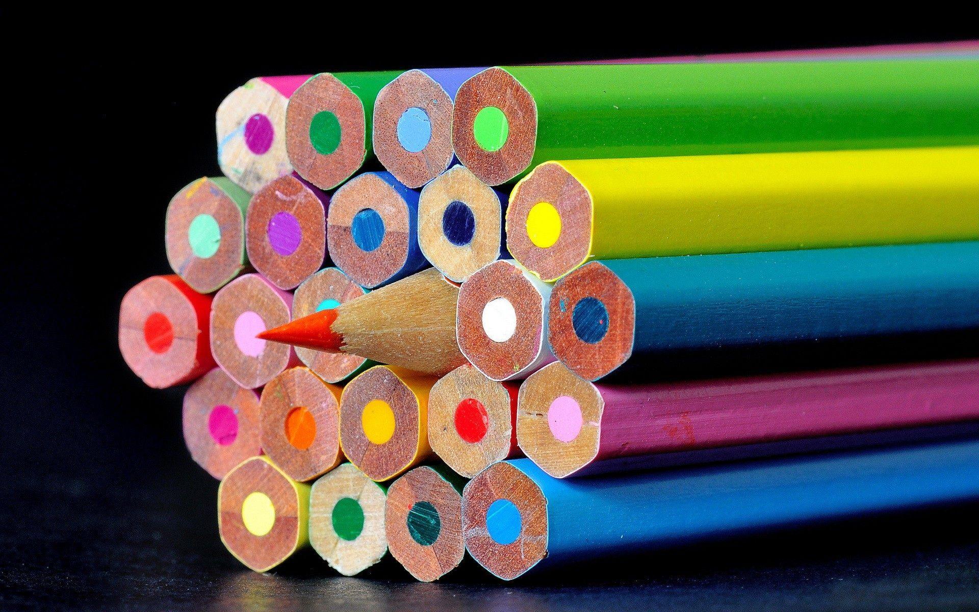 Colored Pencils Wallpaper HD