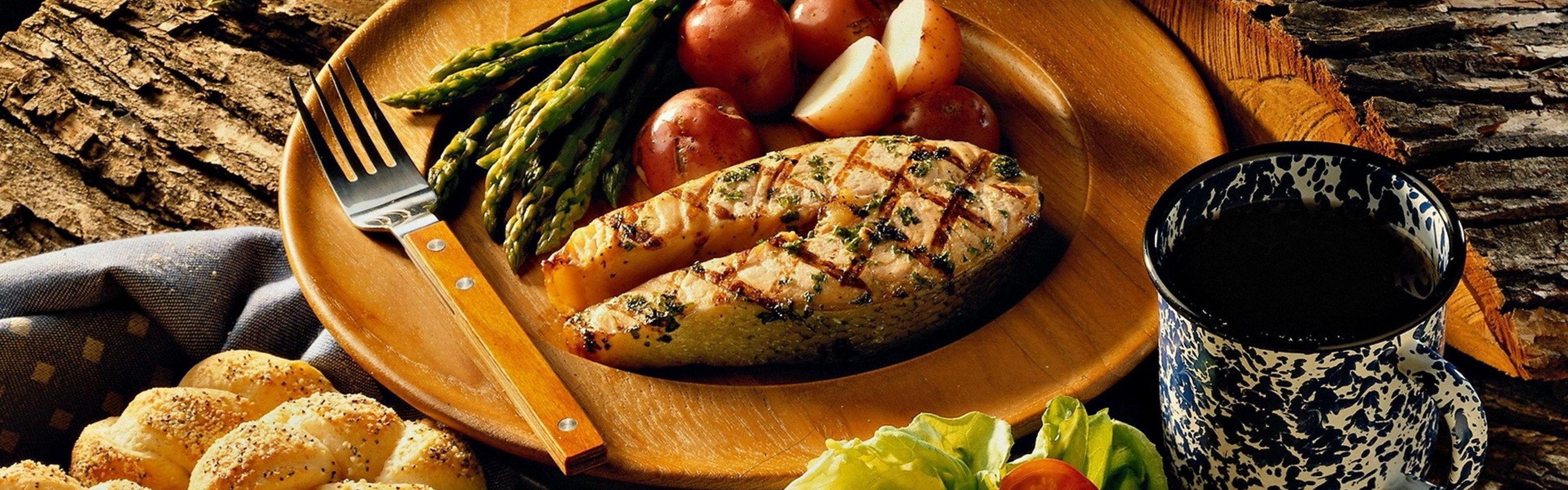 Download Wallpaper 3840x1200 Steak, Vegetables, Rolls, Dinner