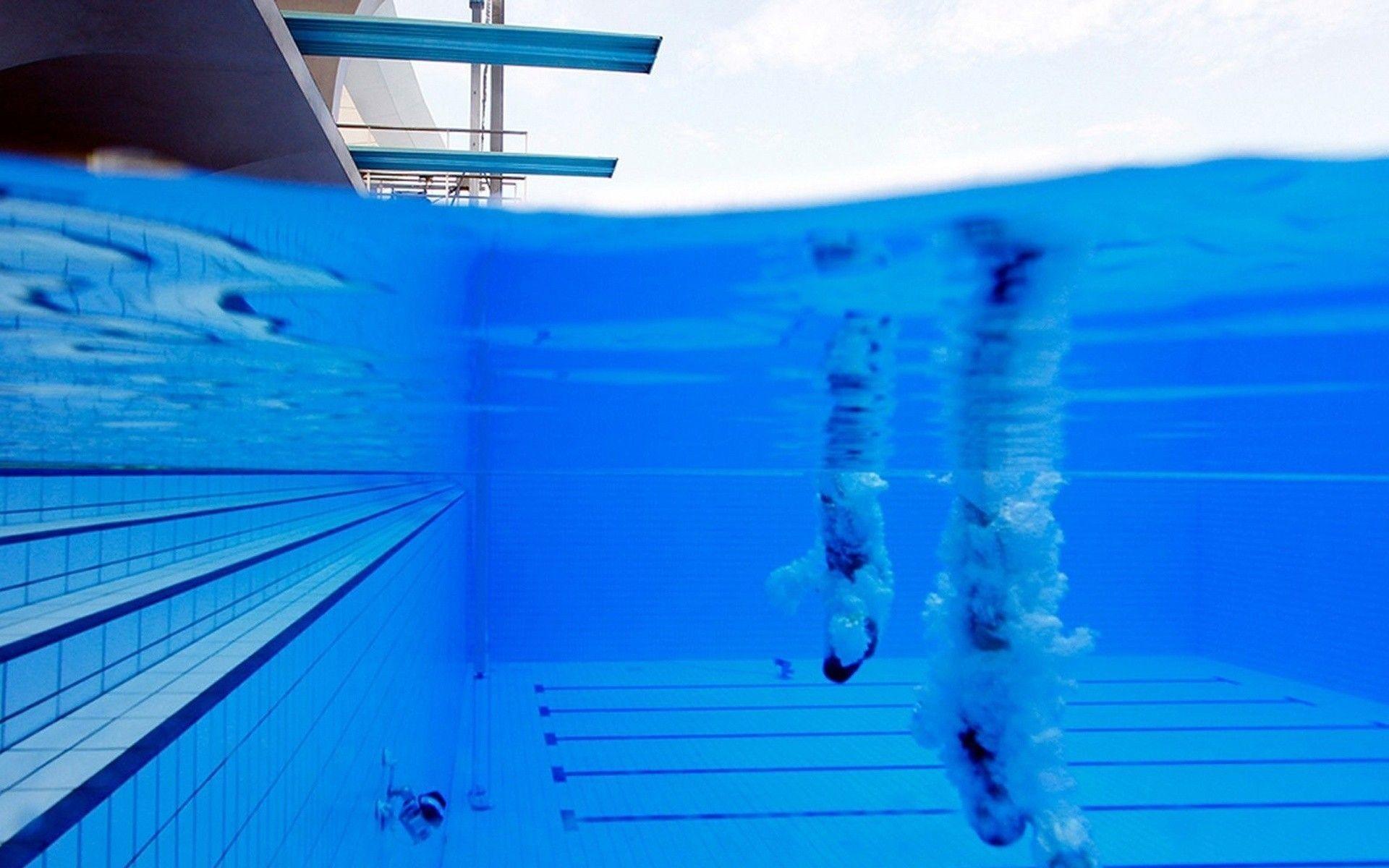 Diver swimming pools wallpaper. PC