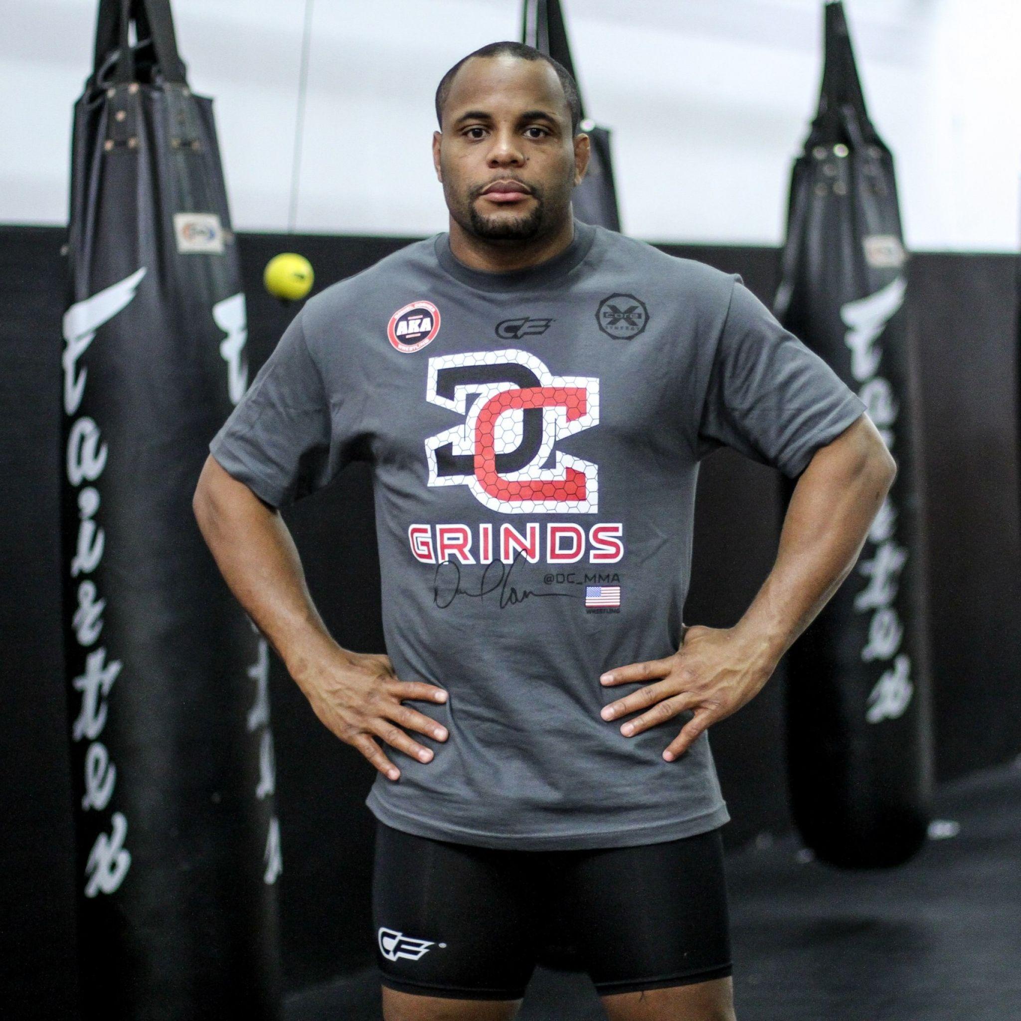 Download Wallpaper 2048x2048 Daniel cormier, Fighter, Mma, Ufc New