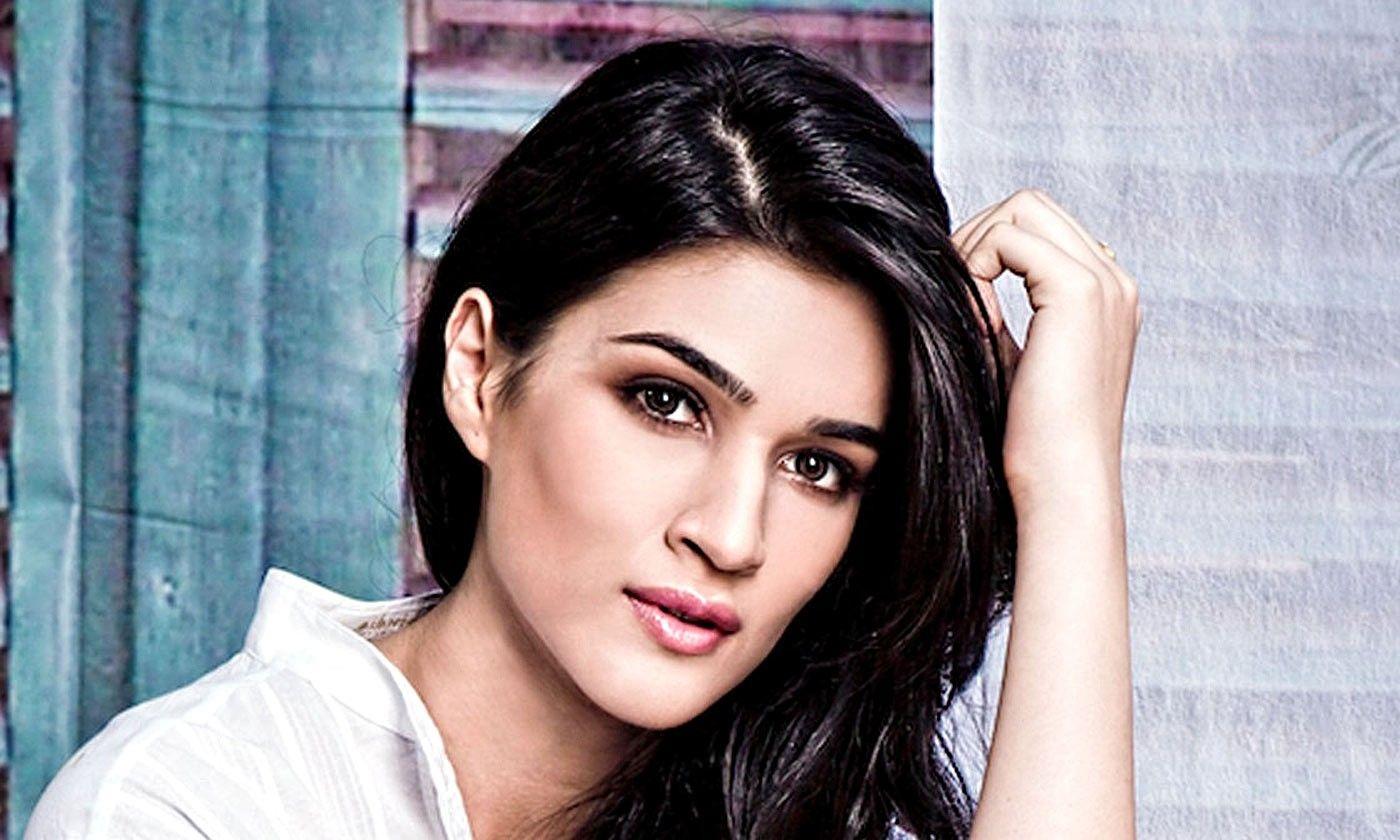 Sweet Kriti Sanon HD Photo Wallpaper Download