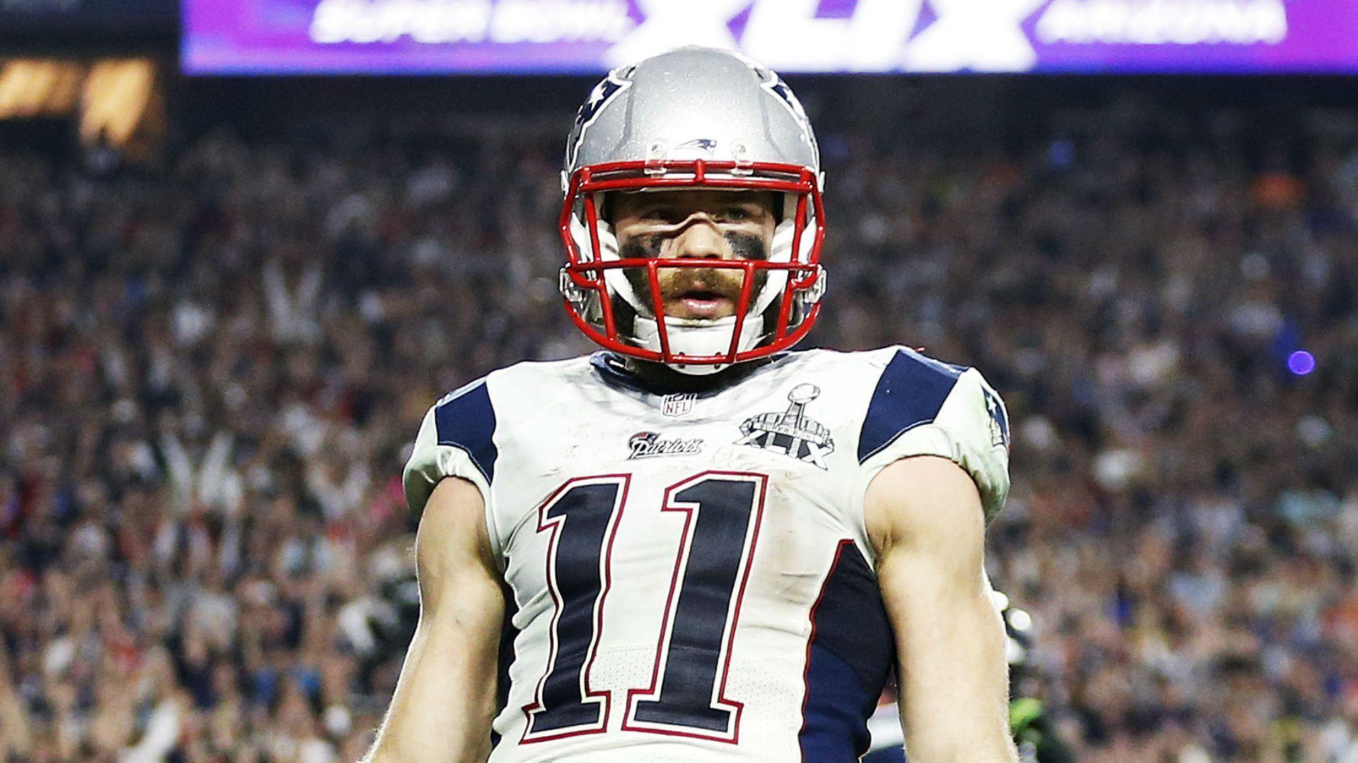 Julian Edelman reportedly wearing steel plate but cleared to play