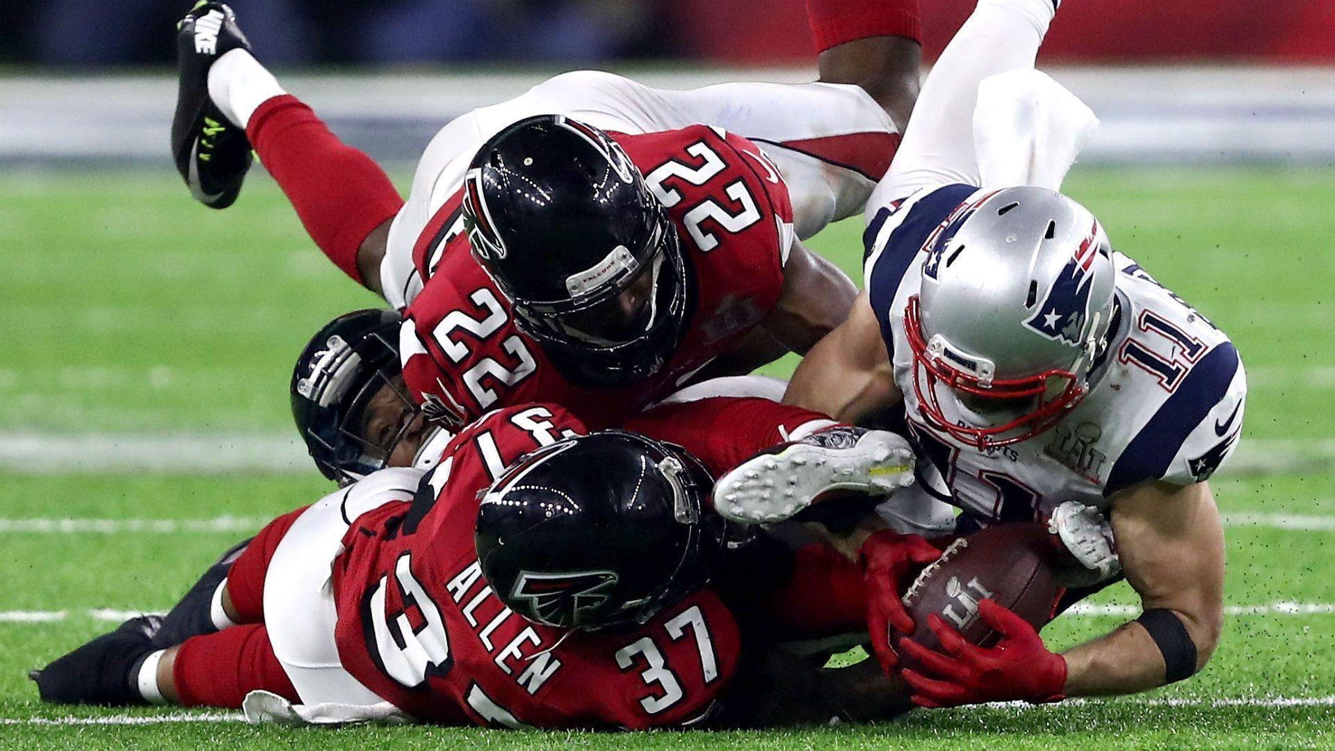 Super Bowl 51: Patriots' Julian Edelman Makes An All Time Great
