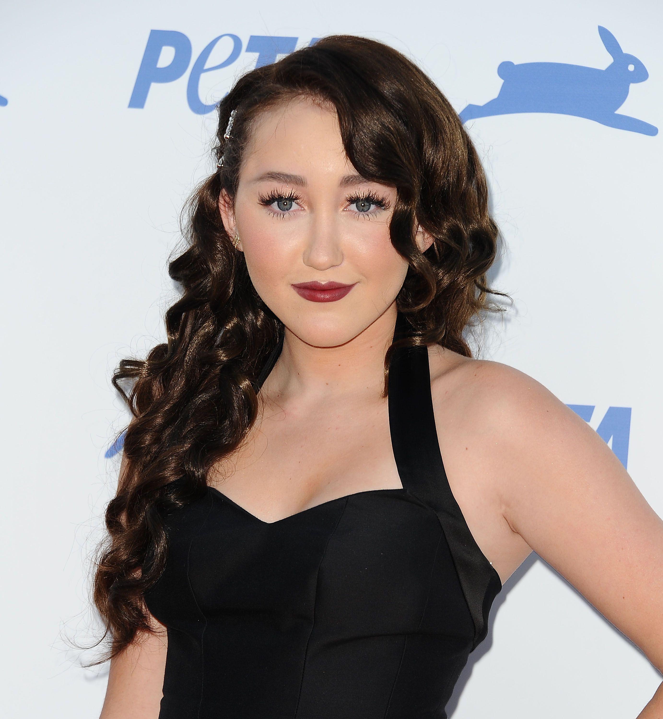 Noah Cyrus Wallpapers Wallpaper Cave