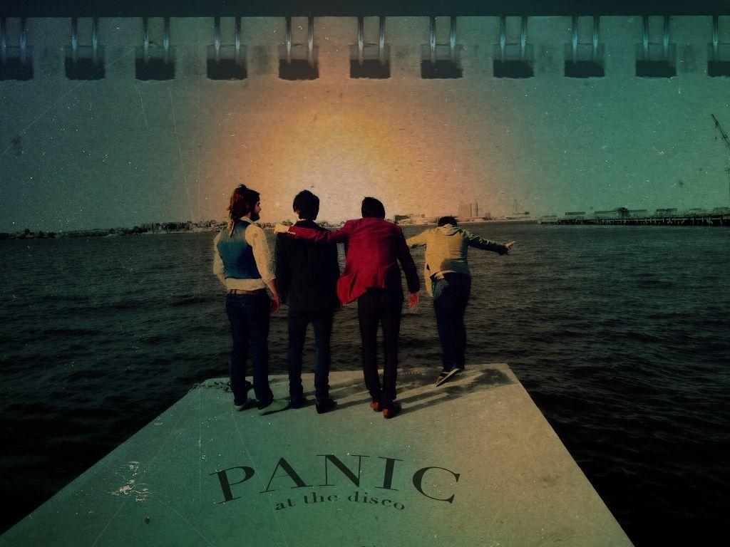 Panic At The Disco and Paramore image Panic 2011 ♡ HD wallpaper