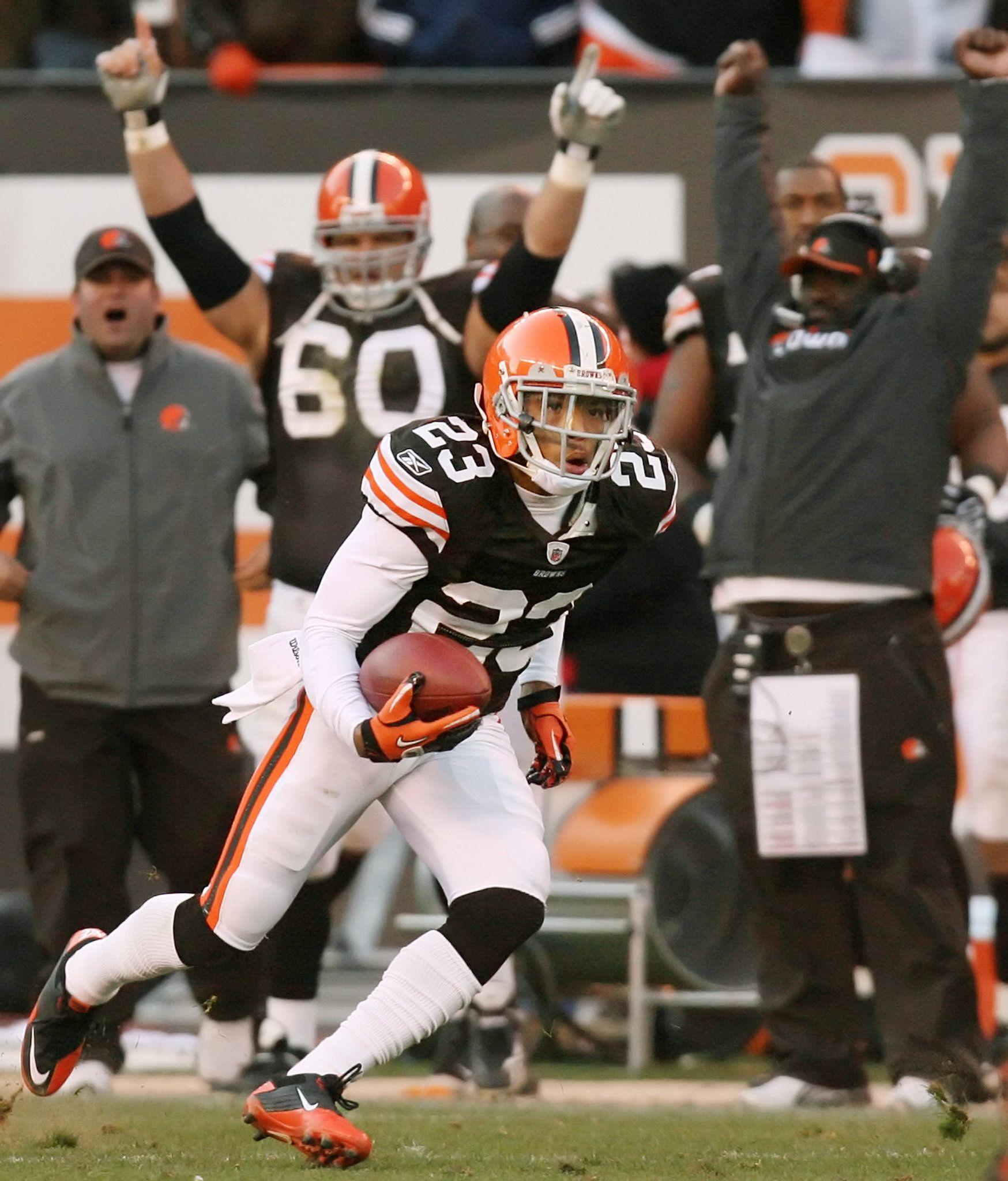 Eric Mangini defends decision to wait so long to start Joe Haden