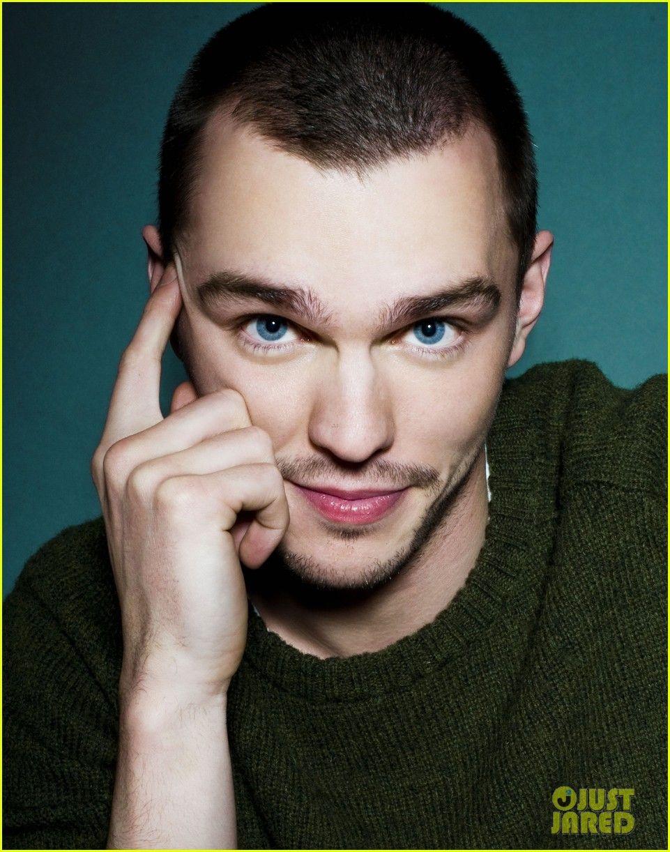 Babe of the Week: Nicholas Hoult Toast Sunday