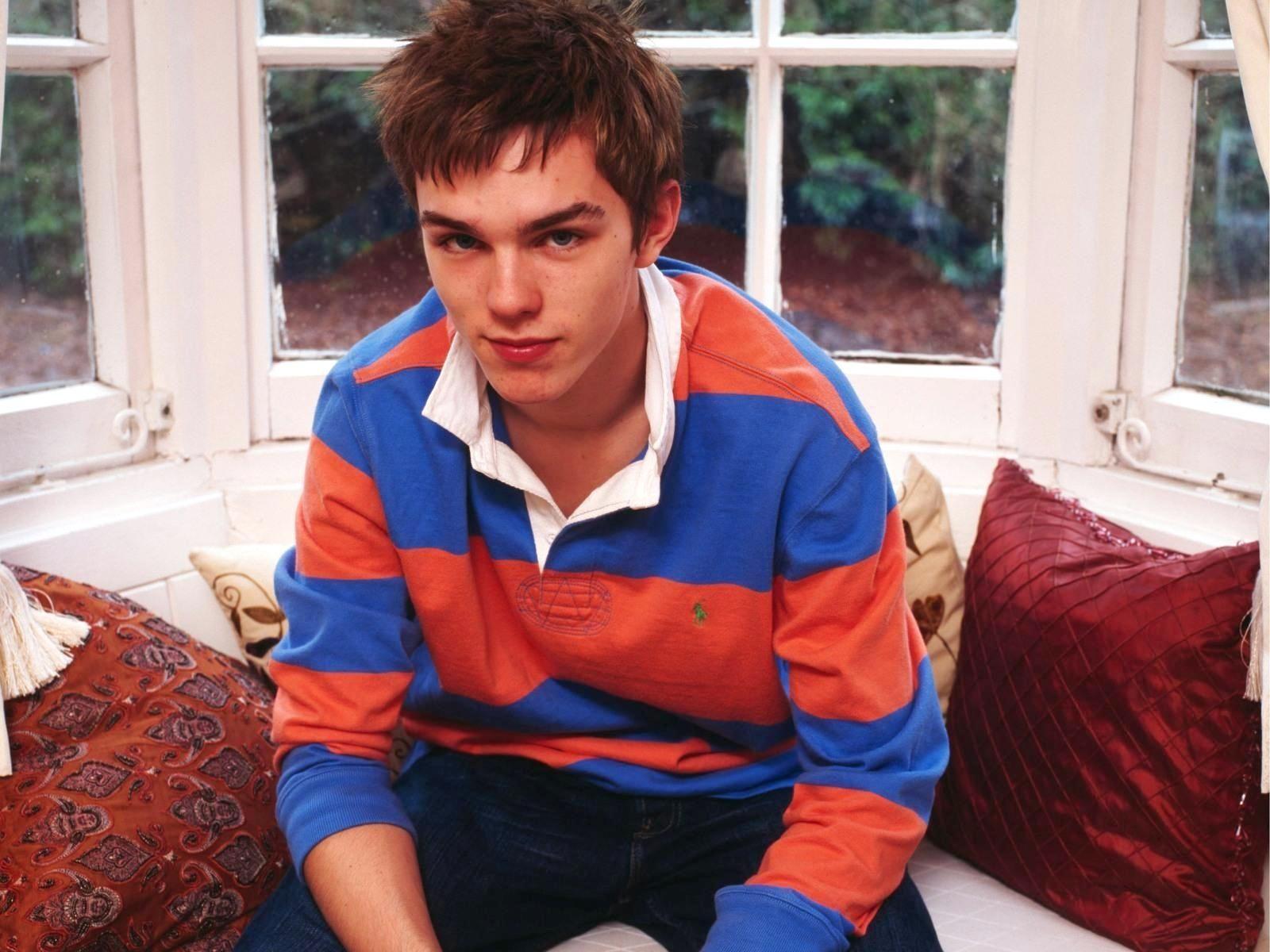 Nicholas hoult actor man look room