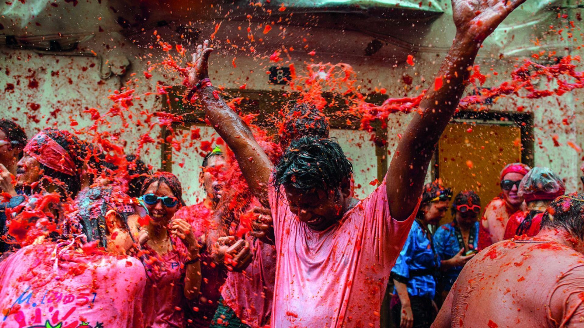 Spain: Tomatina festival celebrated with tomatoes fights