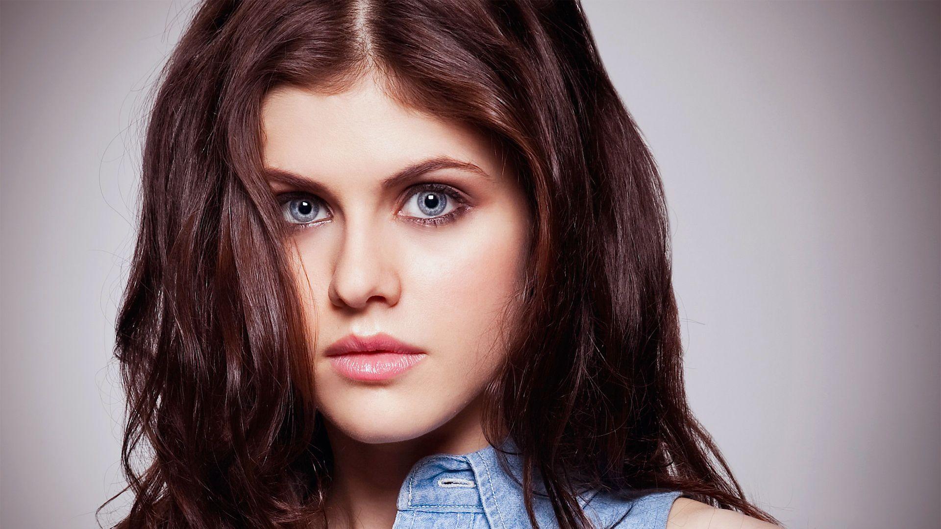 Alexandra Daddario Net Worth, Bio, Age, Height