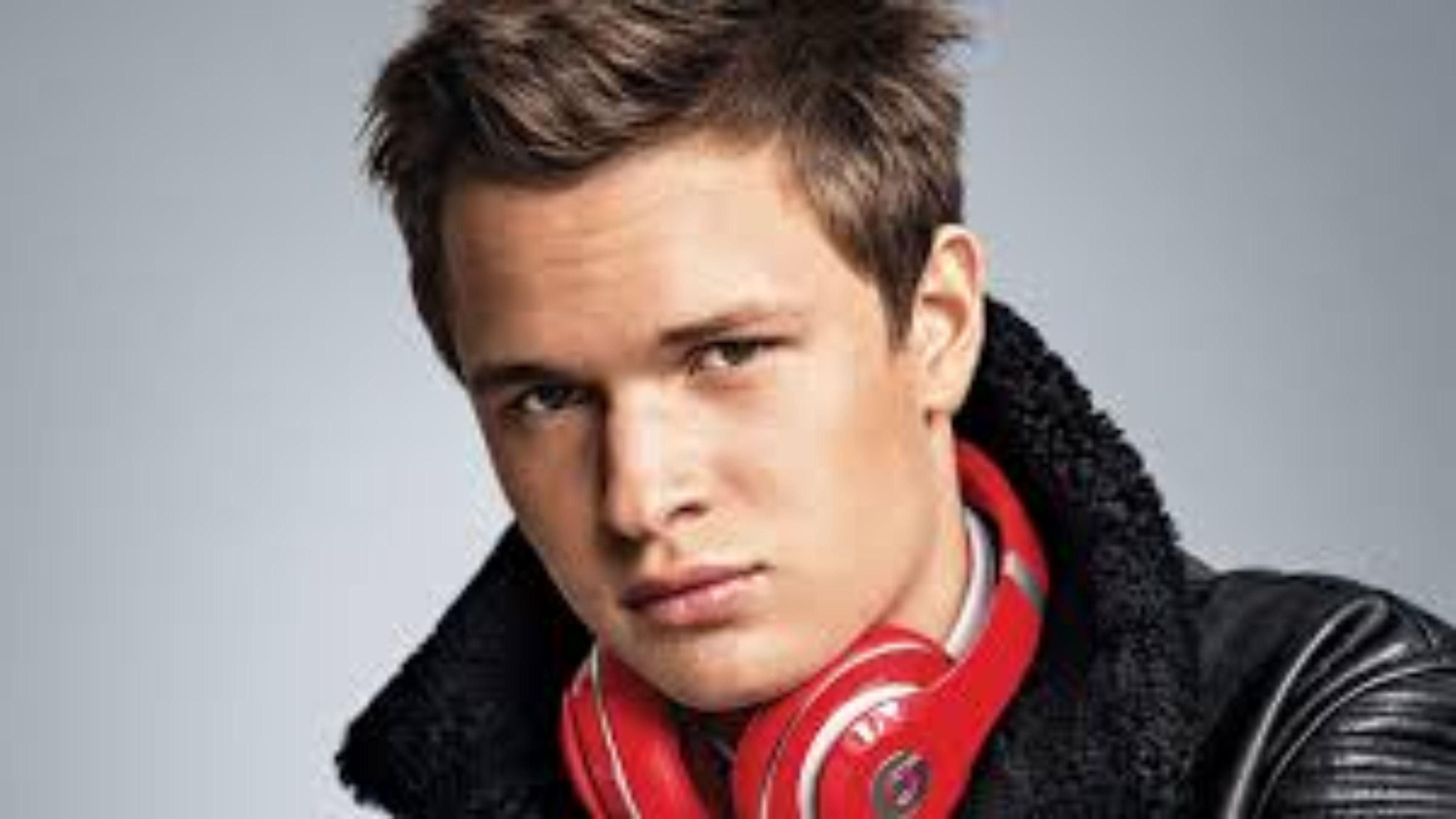 Ansel Elgort Wallpapers - Wallpaper Cave