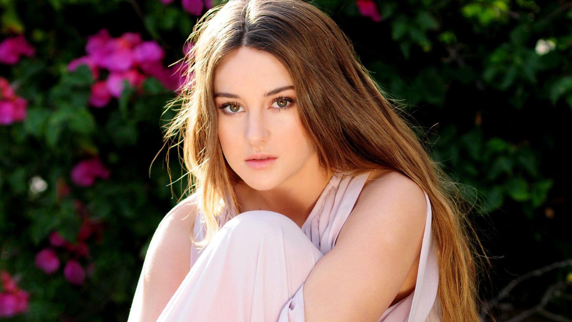 Shailene Woodley Full HD Wallpaper and Backgroundx1080