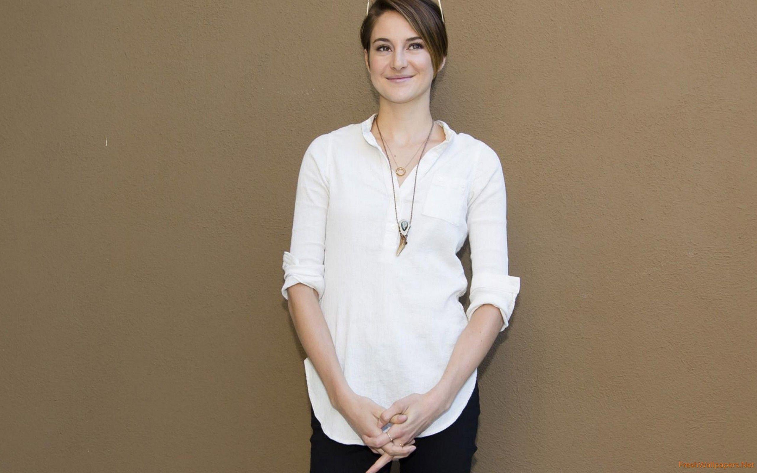 Shailene Woodley wallpaper