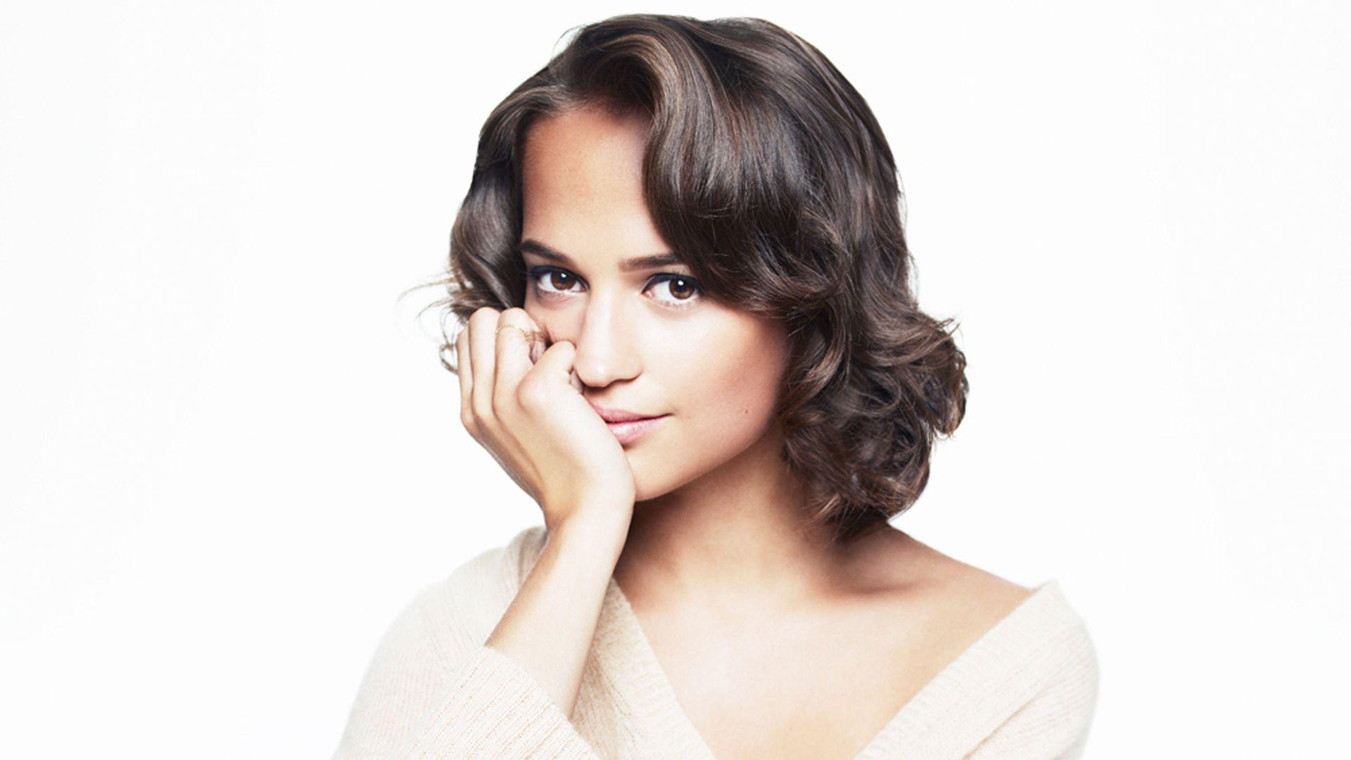 HD Wallpaper Alicia Vikander high quality and definition