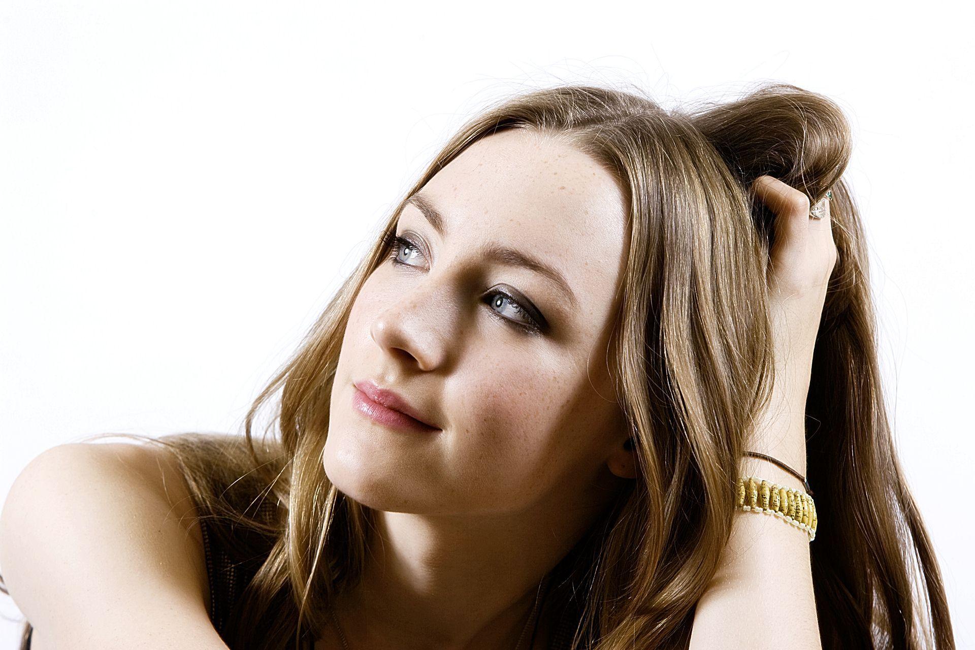 HD Saoirse Ronan Wallpaper