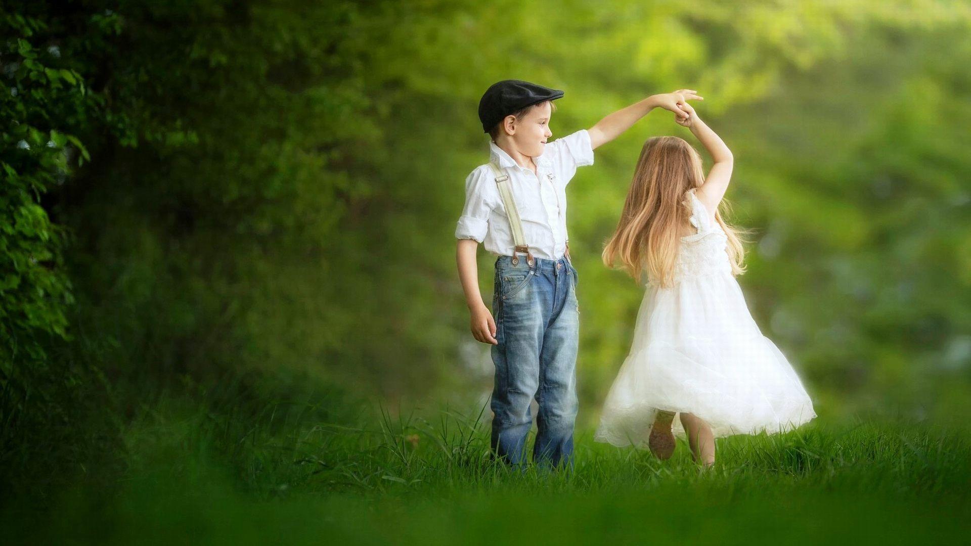 Cute Baby Boy And Girl Love Wallpapers